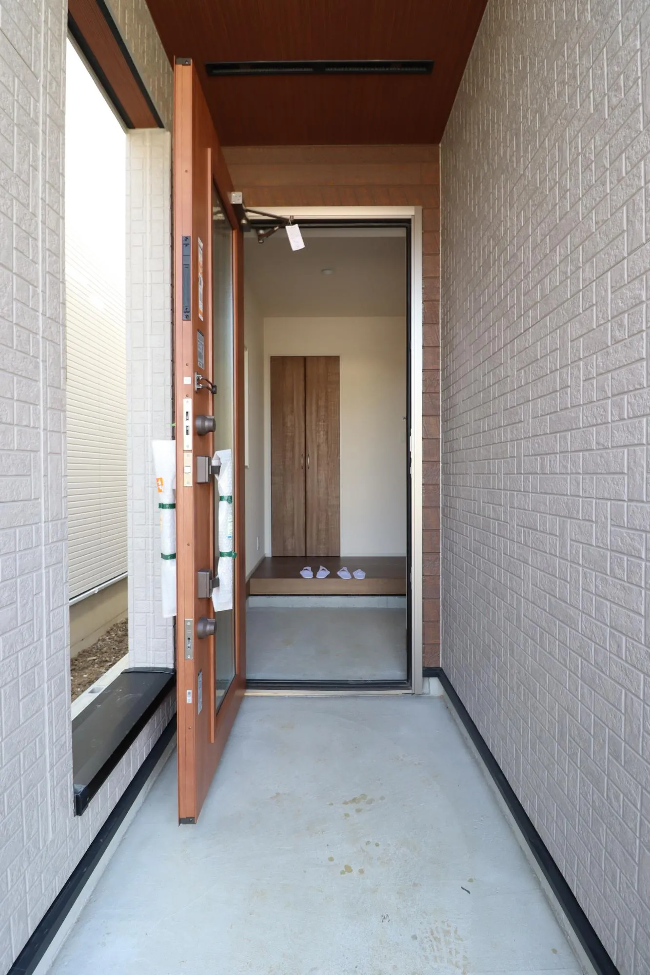 【玄関/1号棟】