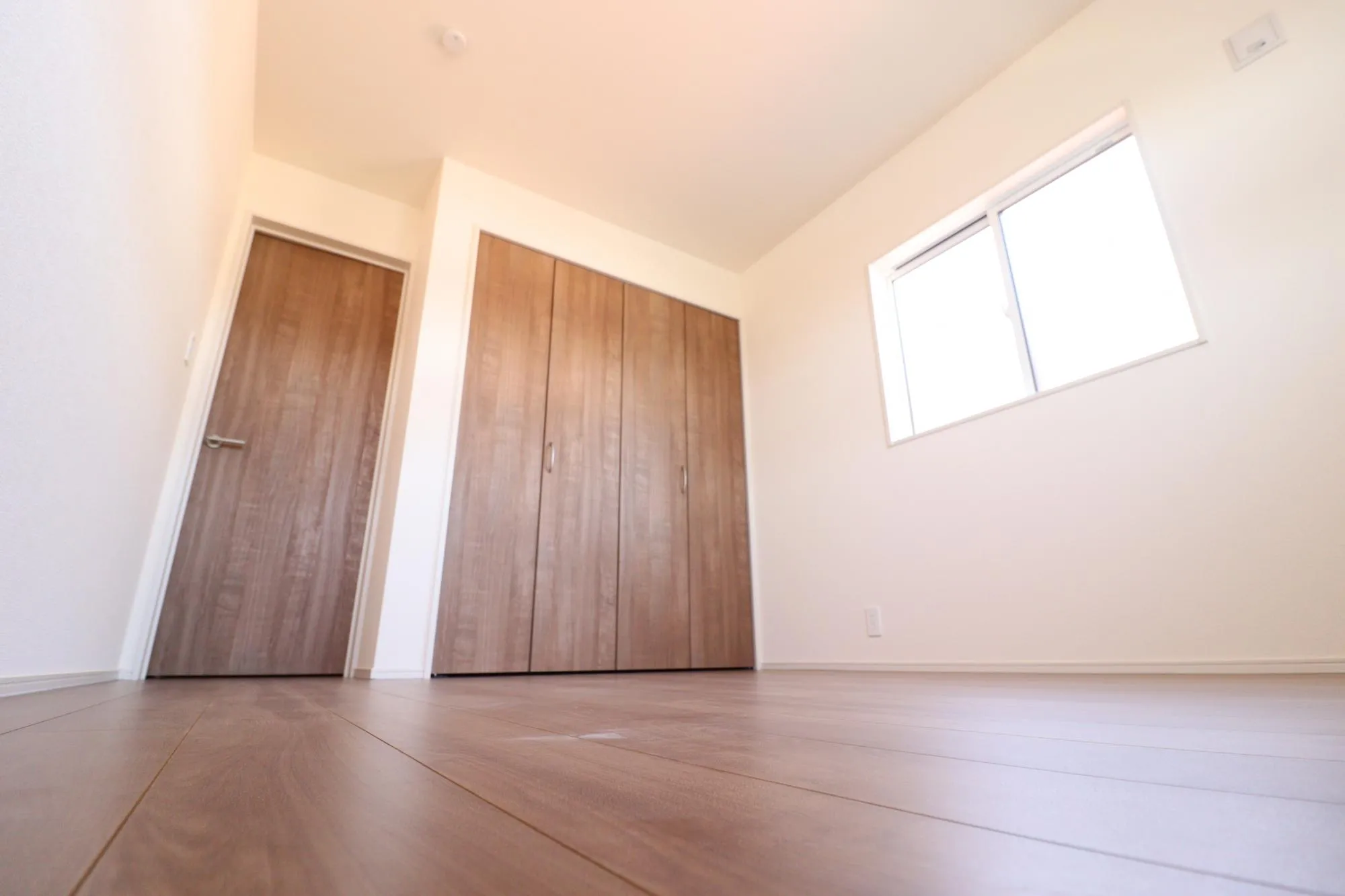 【2階洋室(5.25帖)/1号棟】