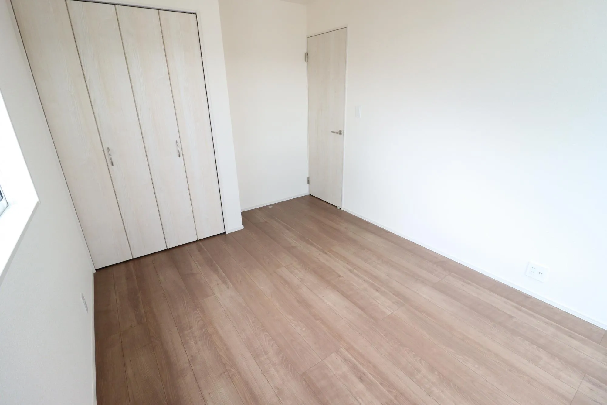 【2階洋室(5.25帖)/2号棟】