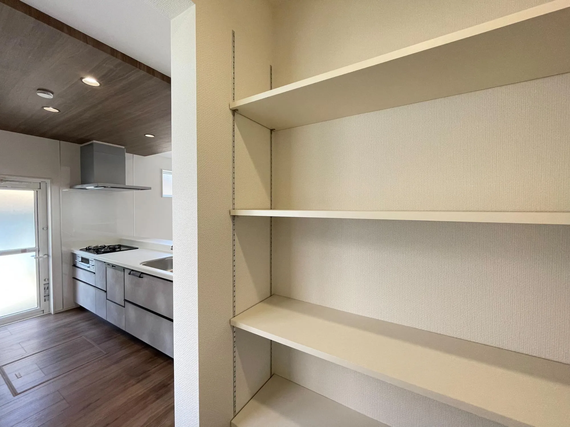 ②号棟　パントリー