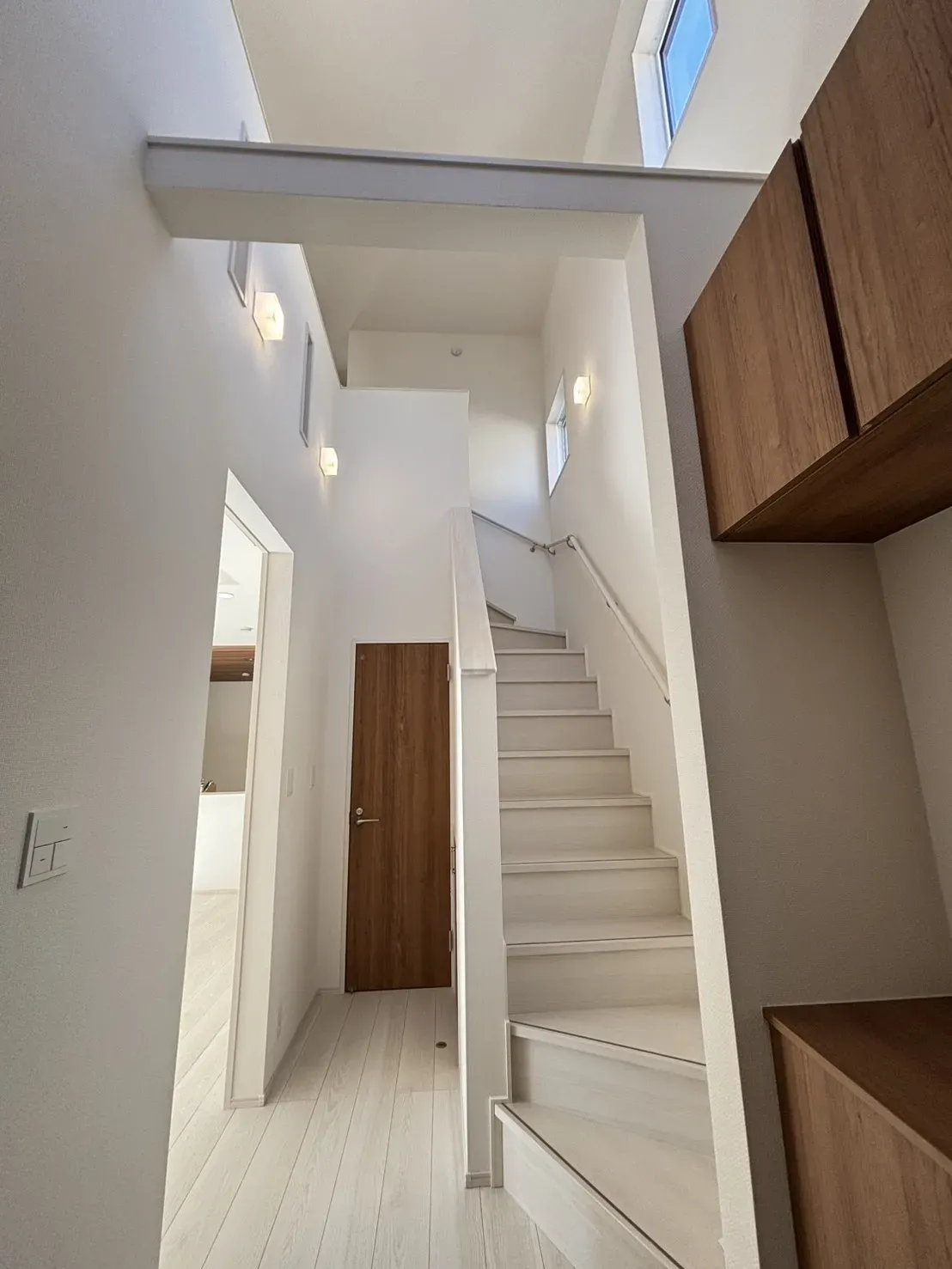 ①号棟　玄関吹き抜け