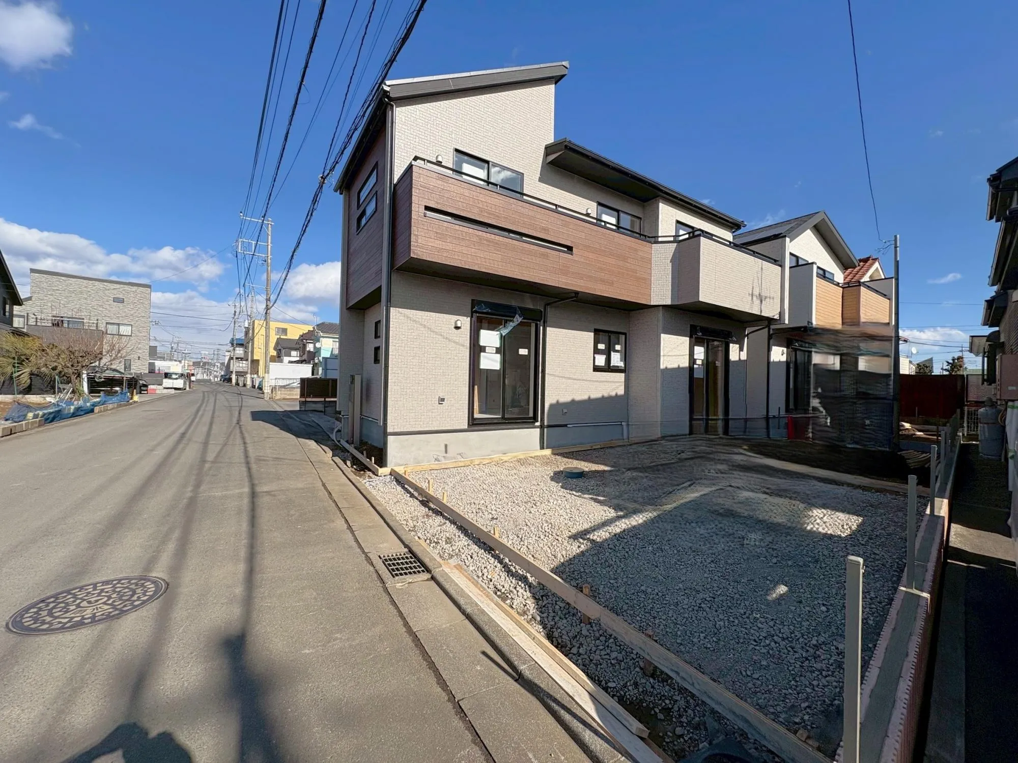 前面道路は広々6m公道