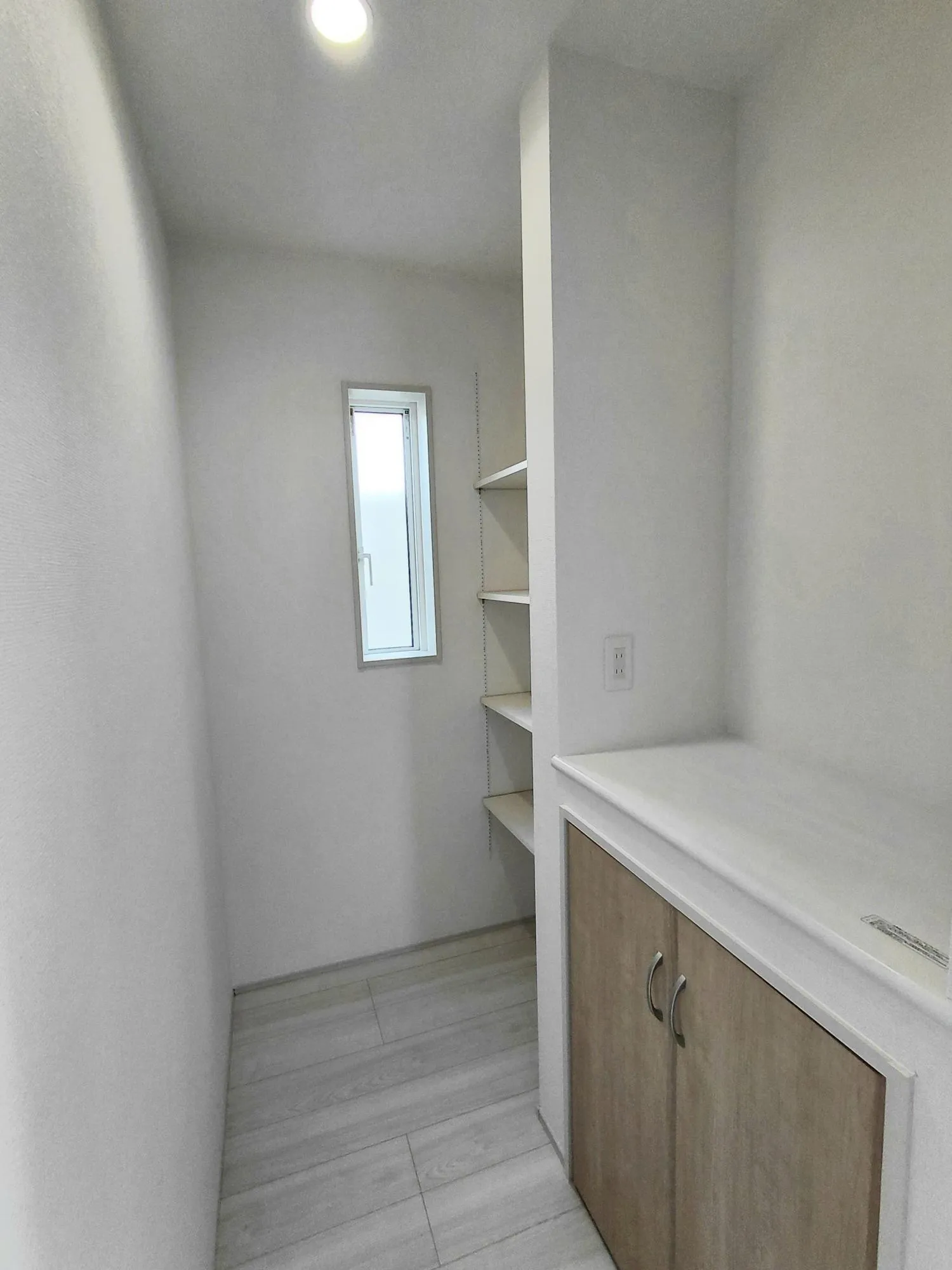 4号棟　パントリー