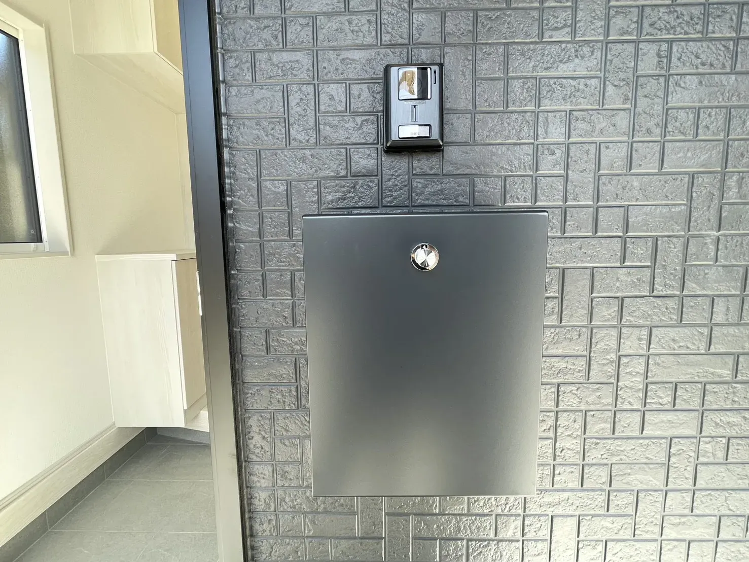 1号棟　壁付ポスト