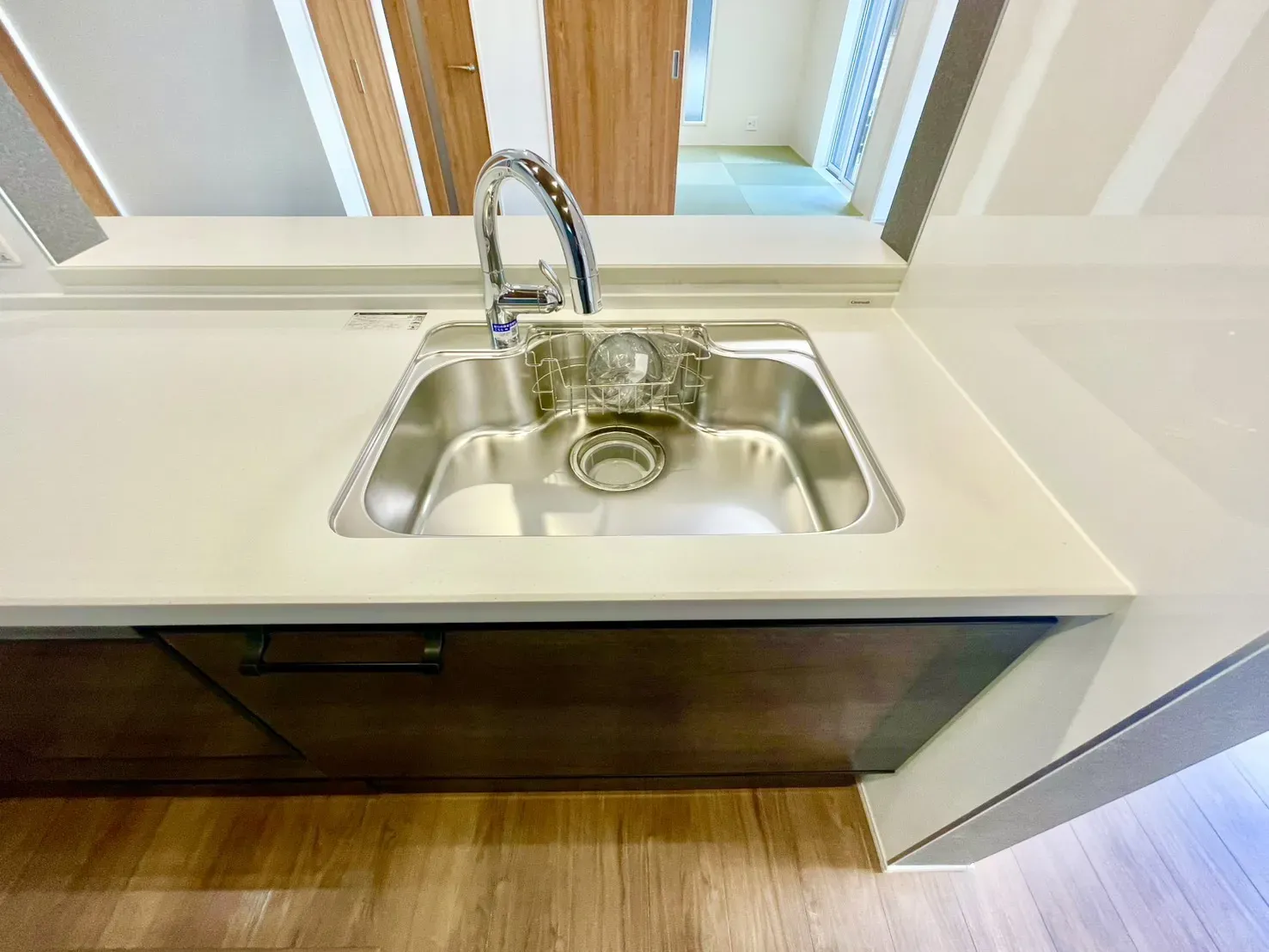 広々シンクのシステムキッチン