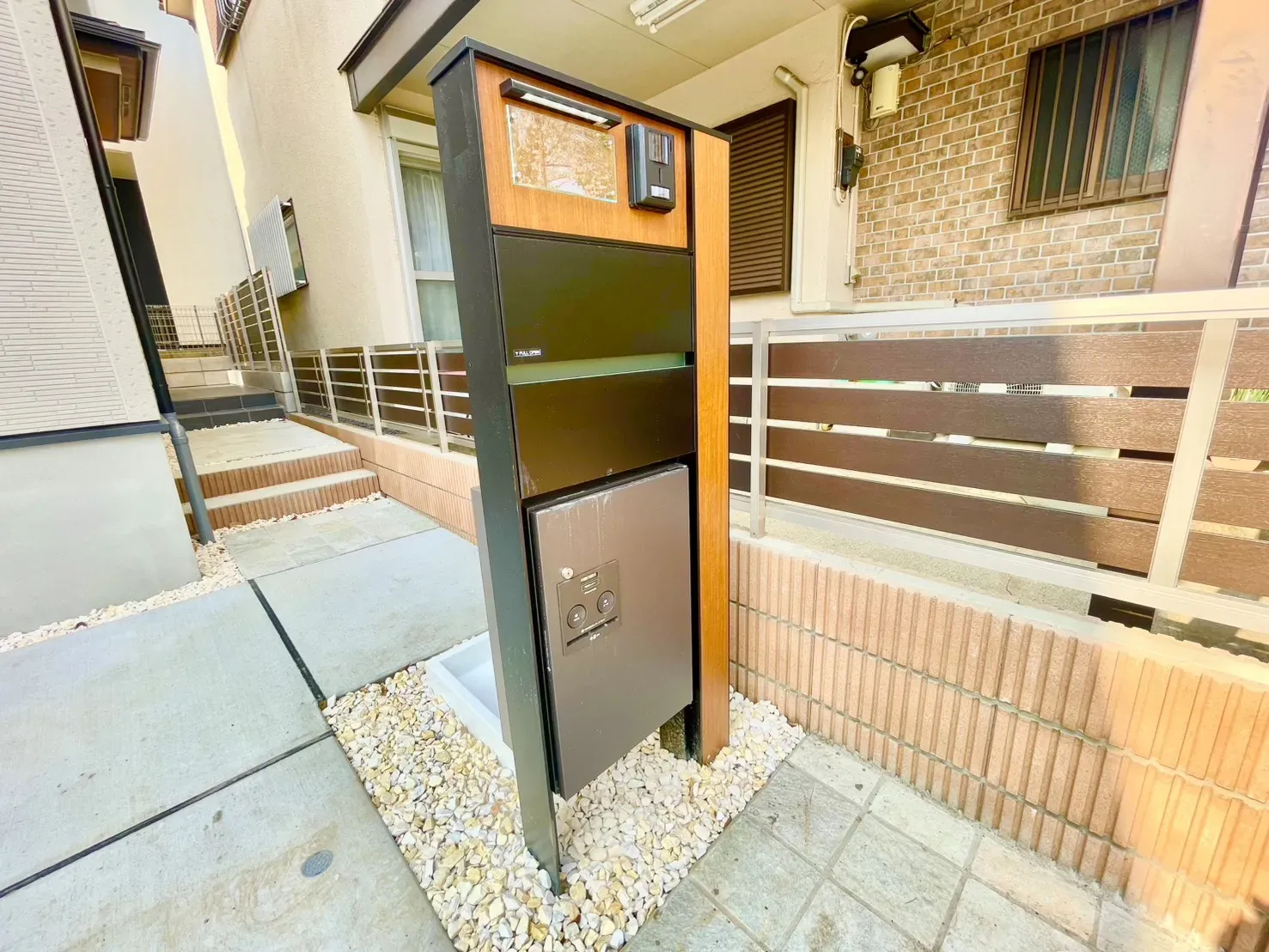 宅配ボックス付き機能門柱