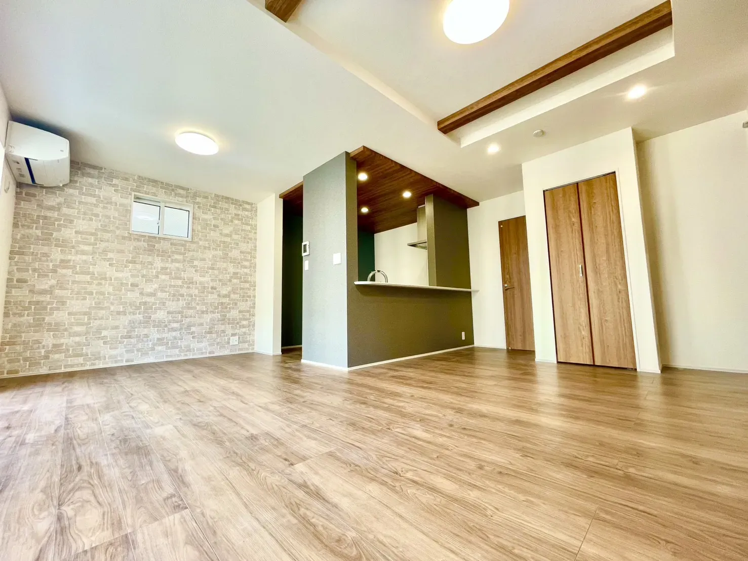 アクセントクロスがおしゃれなLDK