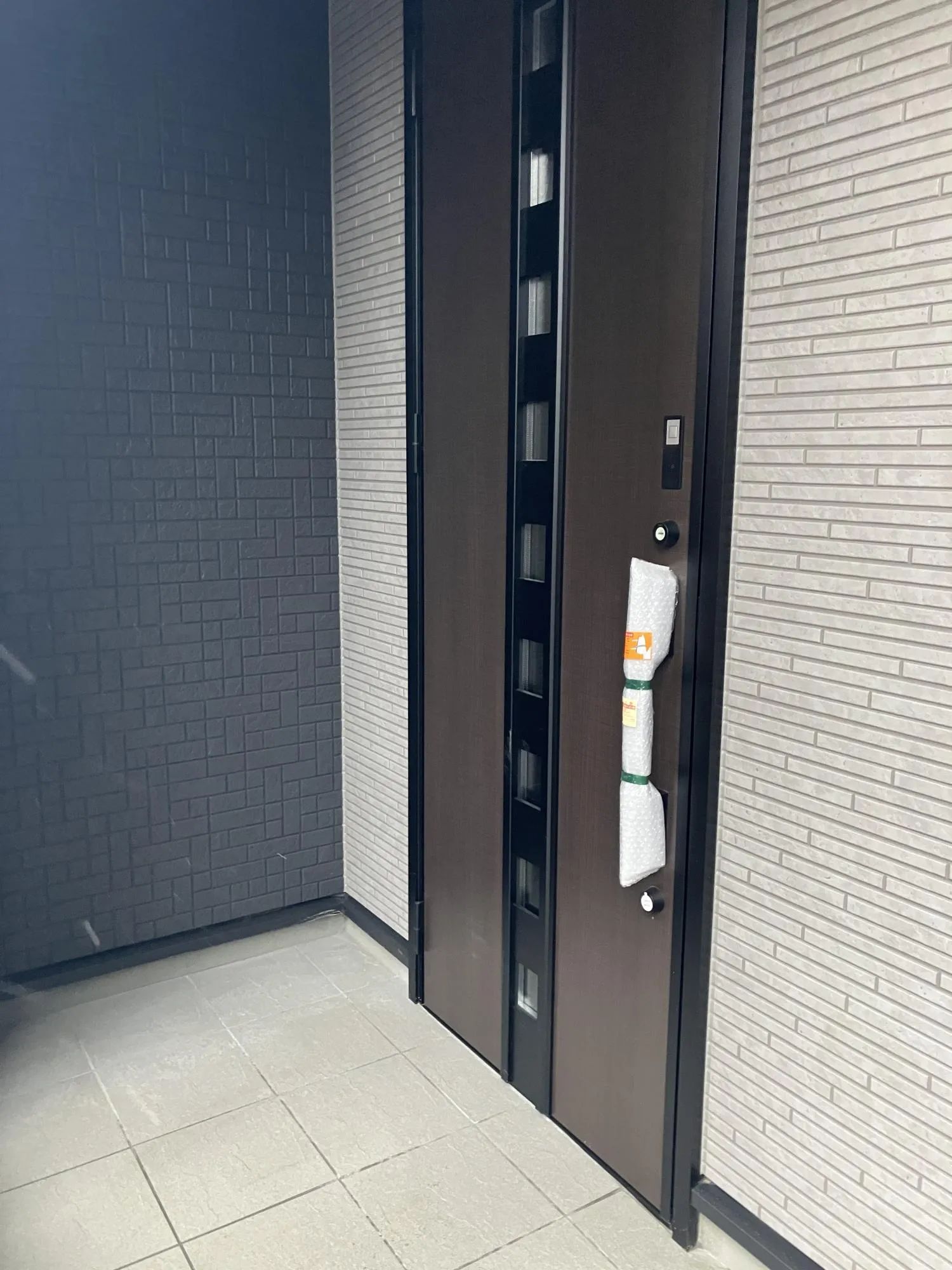 【1号棟/玄関】