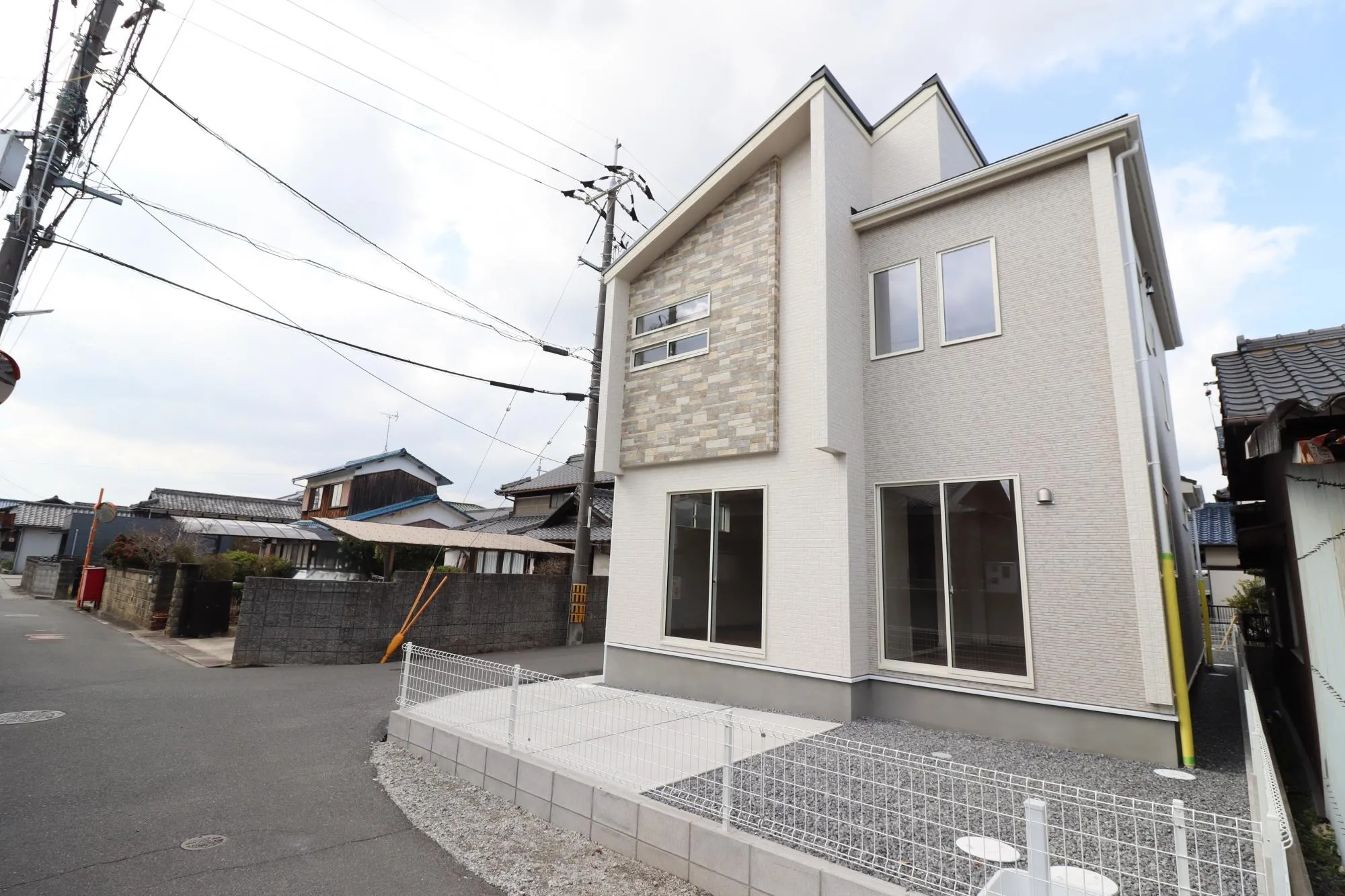 【2号棟/外観写真】