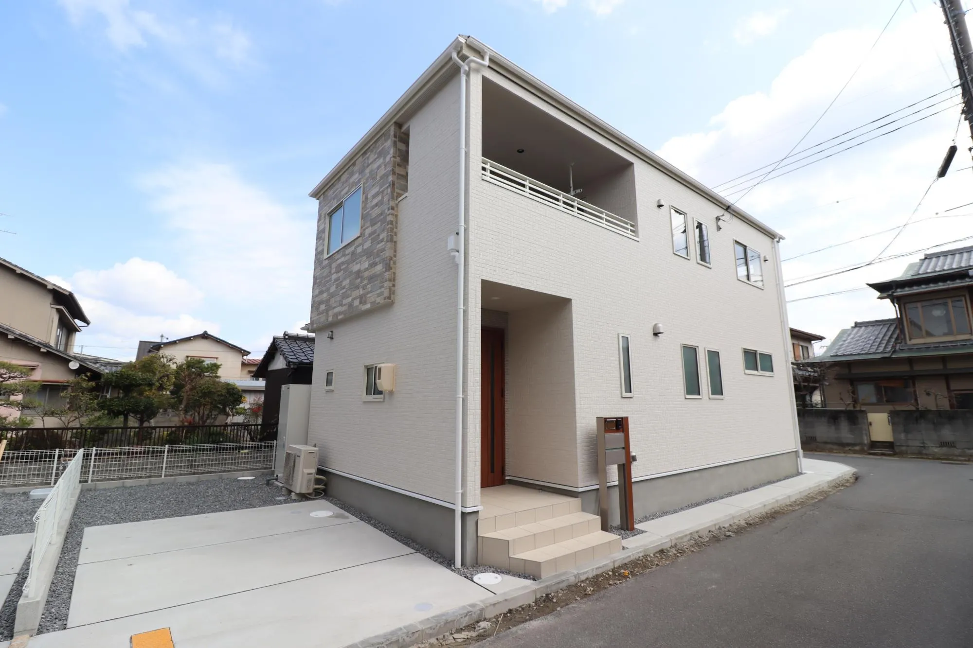 【2号棟/外観写真】