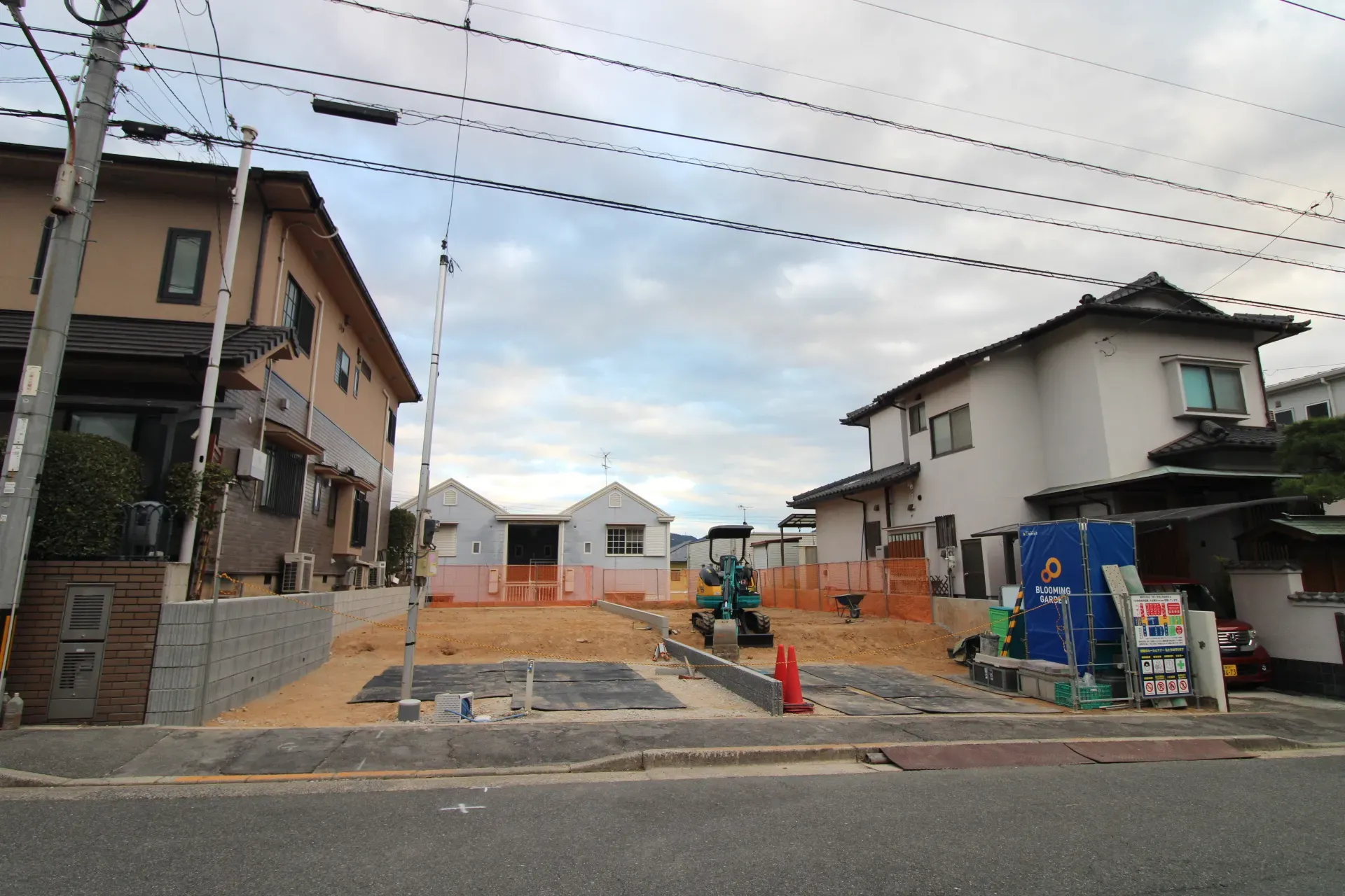 前面道路から見た宅地