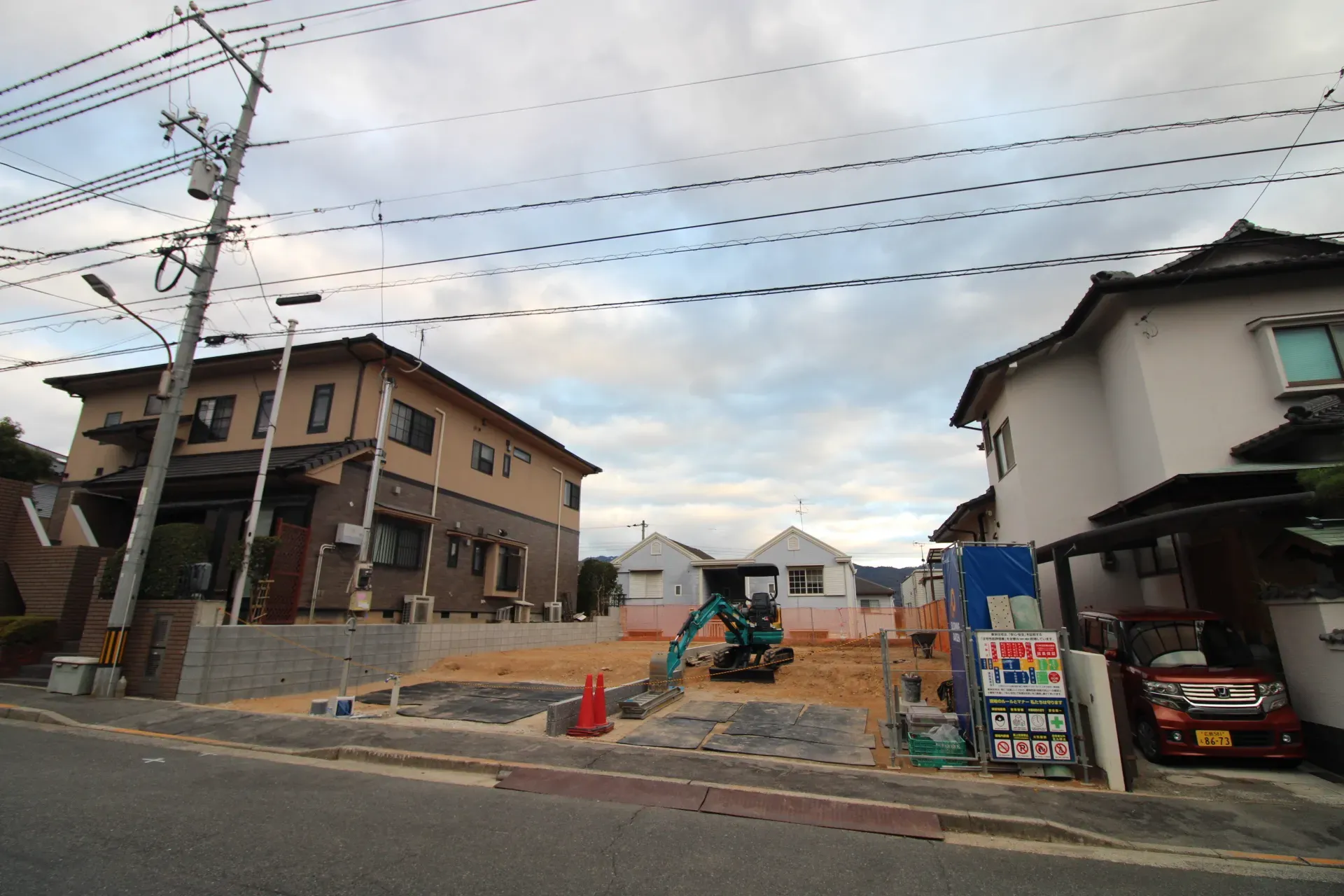 前面道路から見た宅地