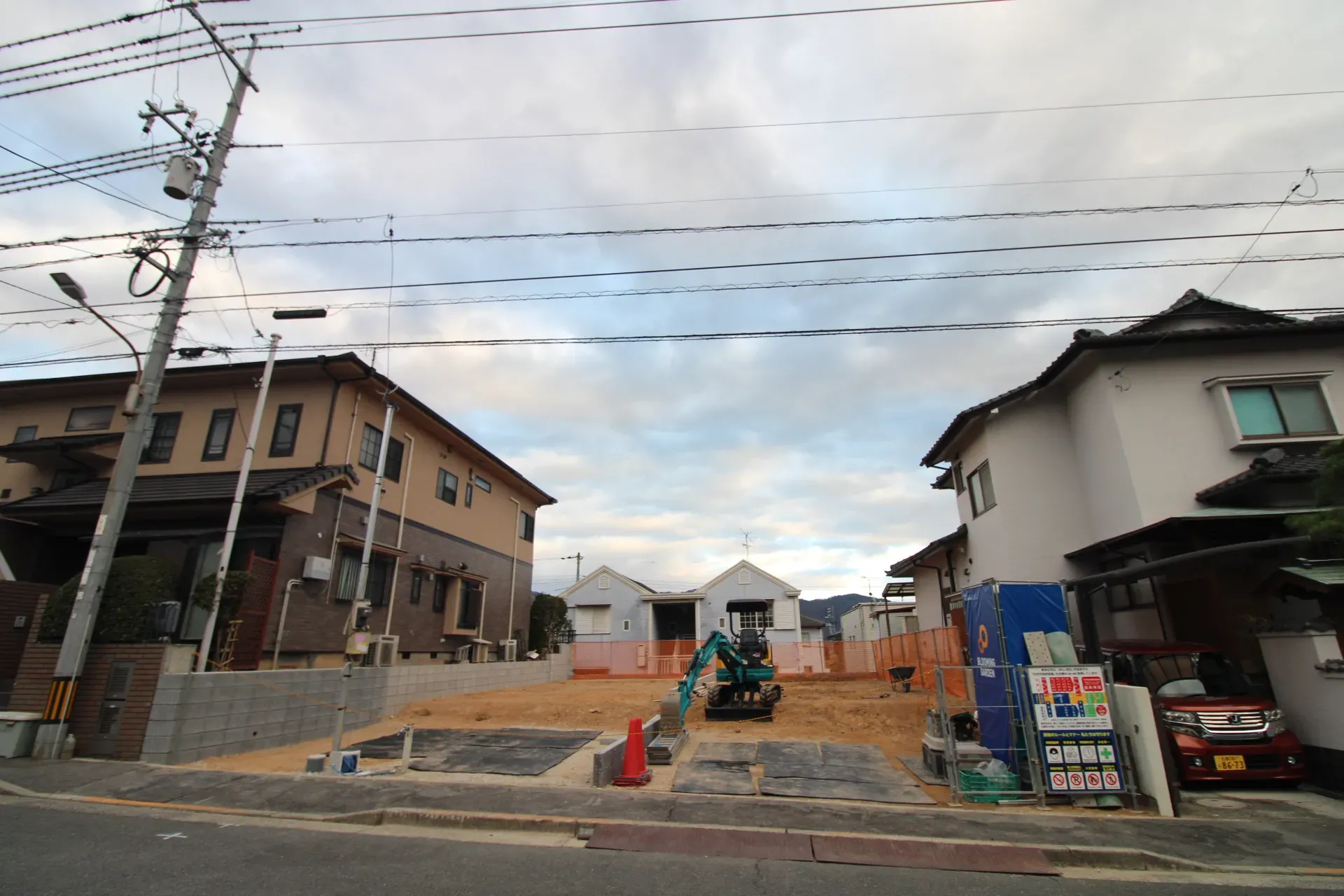 前面道路から見た宅地