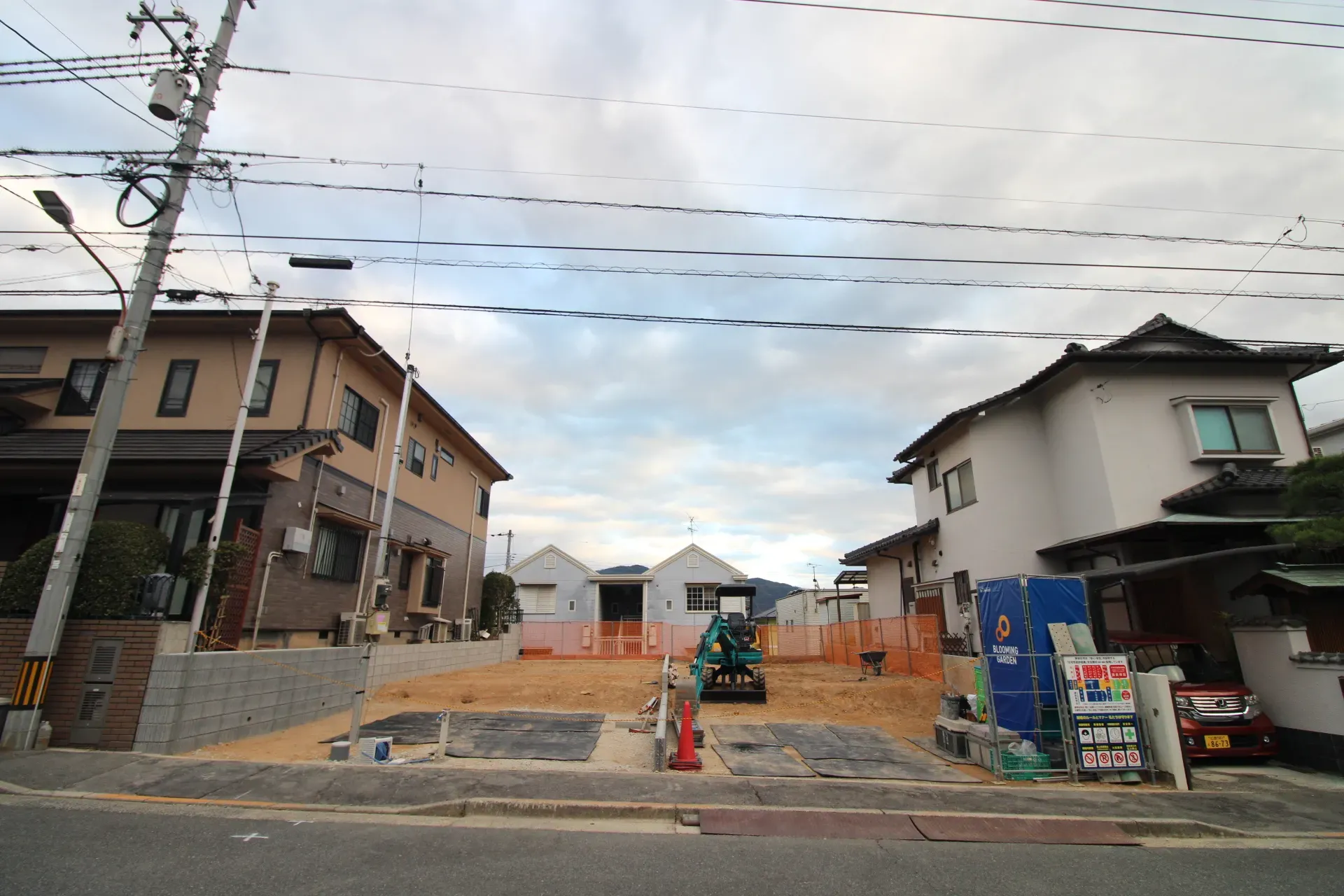前面道路から見た宅地