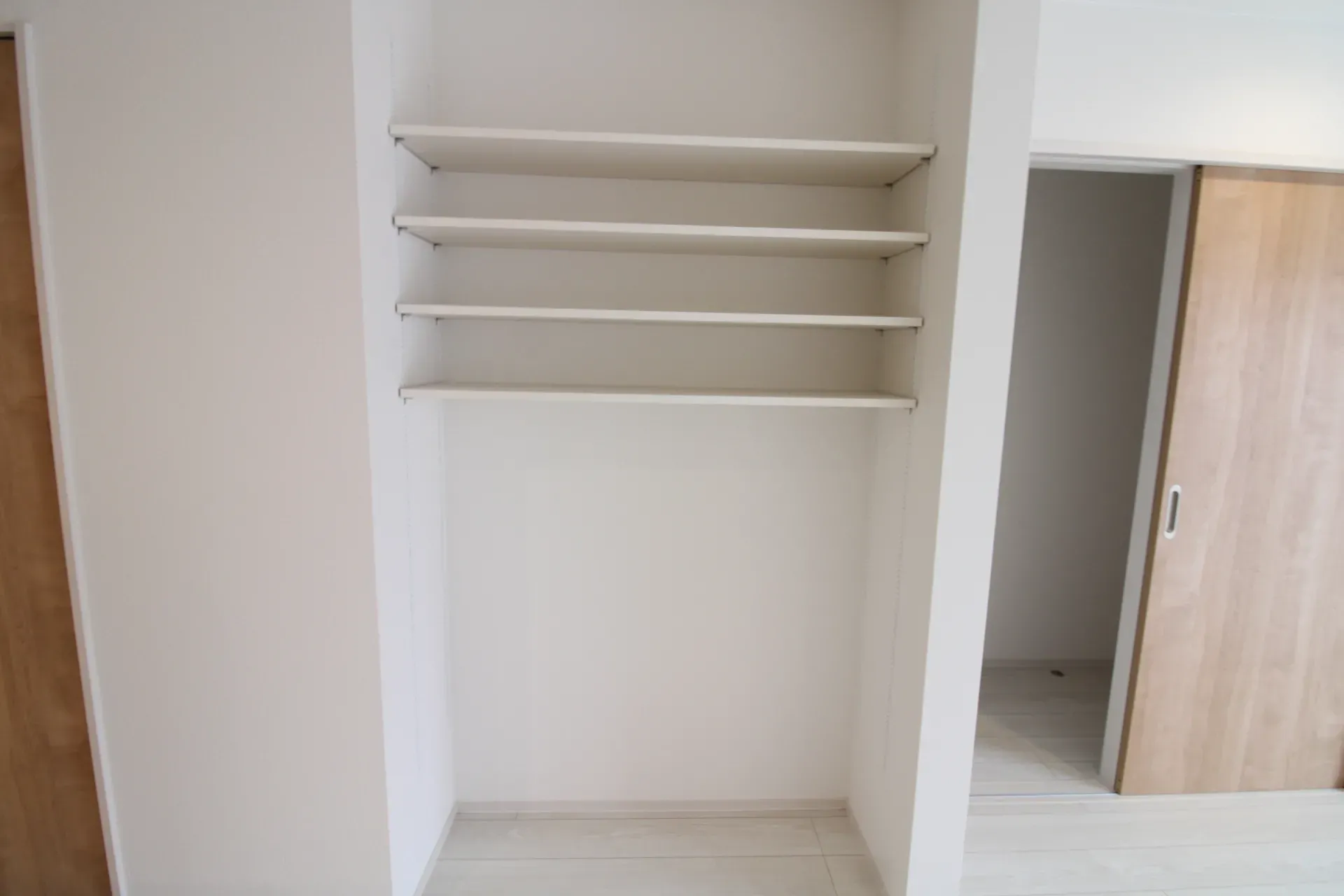 リビング可動棚