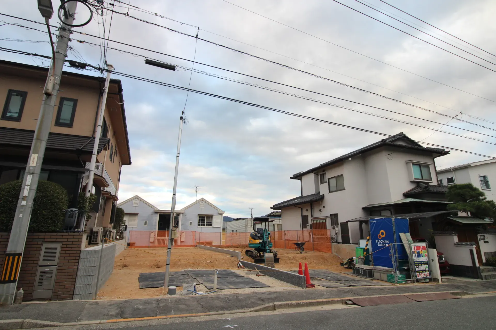 前面道路から見た宅地