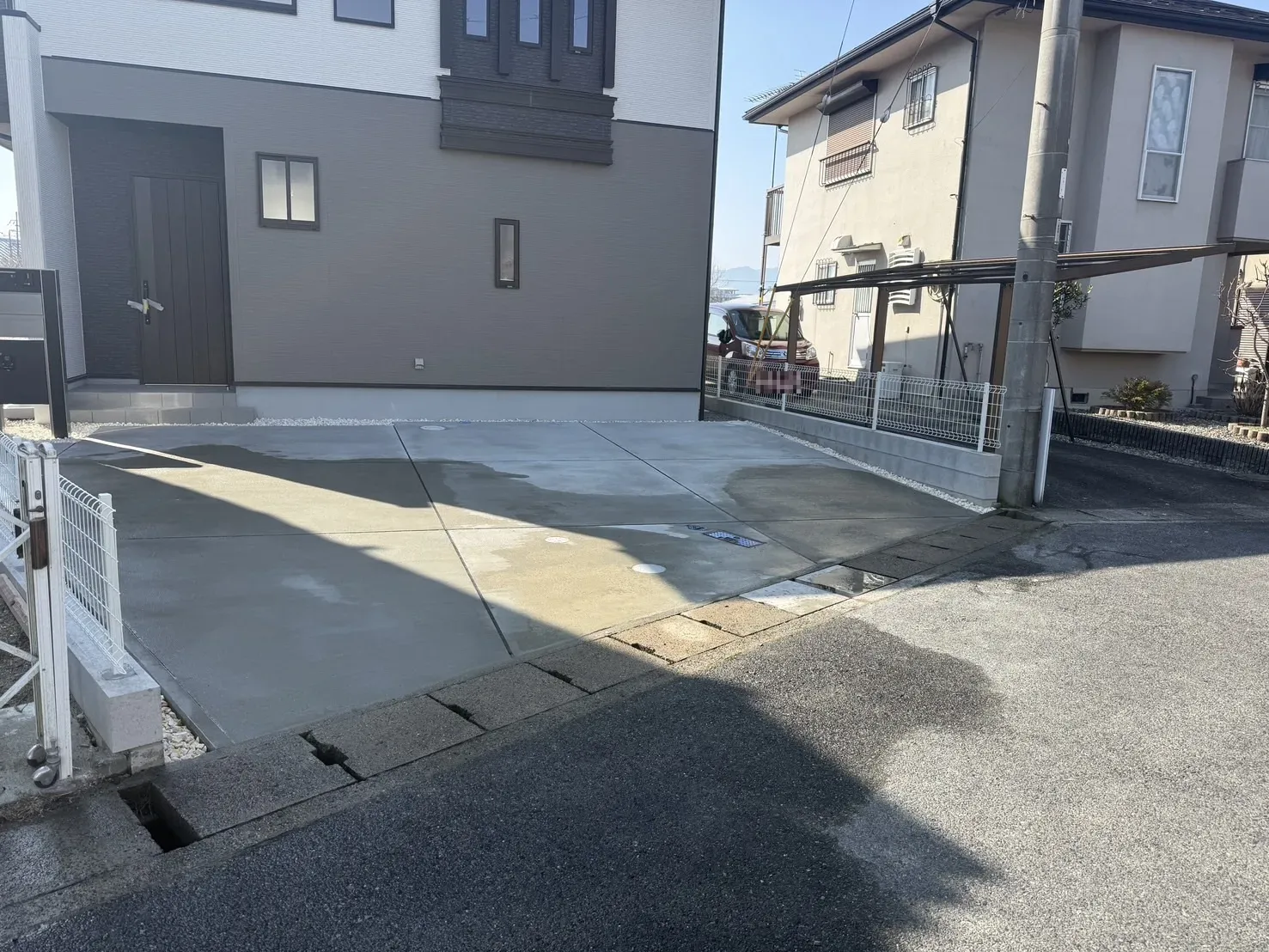 【駐車場】
最大3台の車の駐車が可能です!