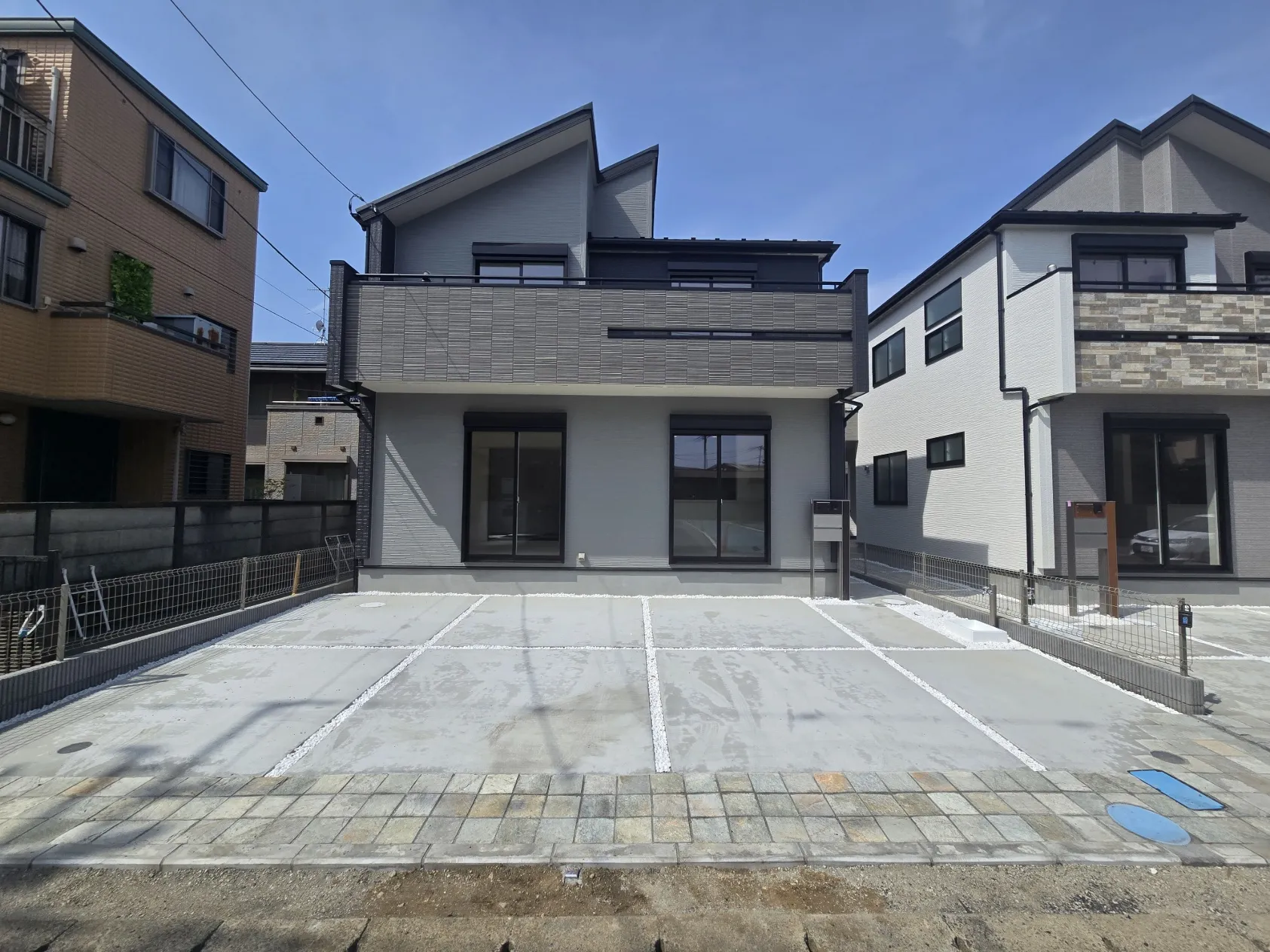 1号棟　外観写真　R8.3.22