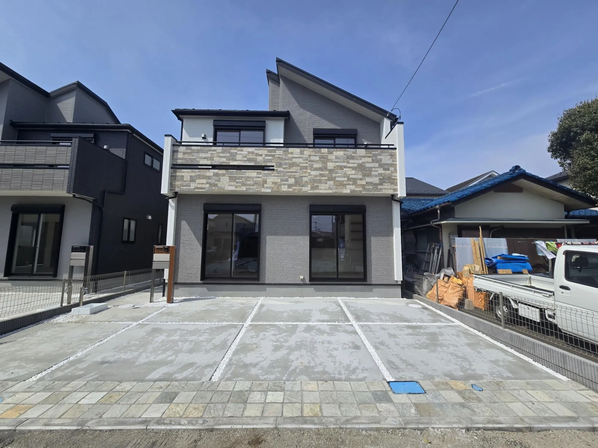 2号棟　外観写真　R8.3.22