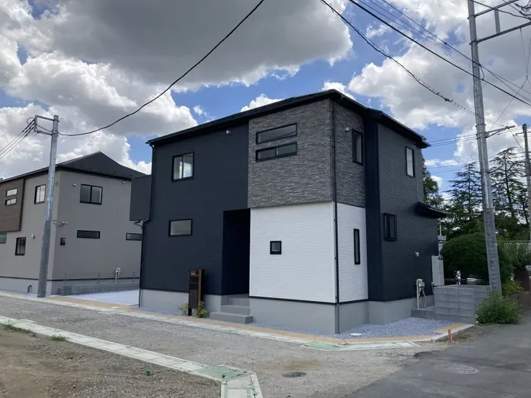 【外観/1号棟】落ち着いたデザインが魅力の外観です!