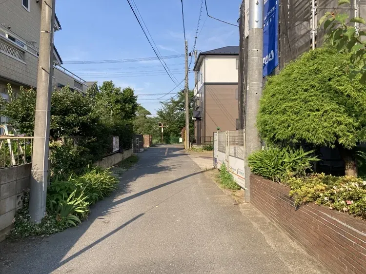 見通しの良い前面道路!毎日の車の出し入れも安心です☆