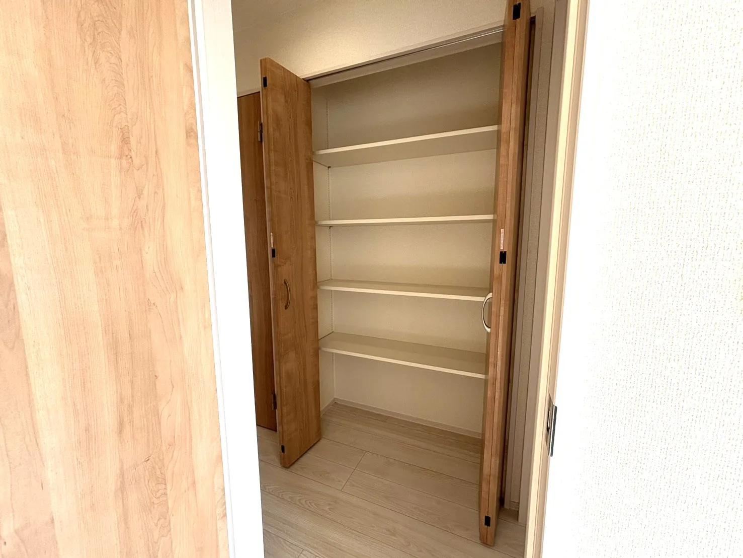 【2号棟:2階収納】