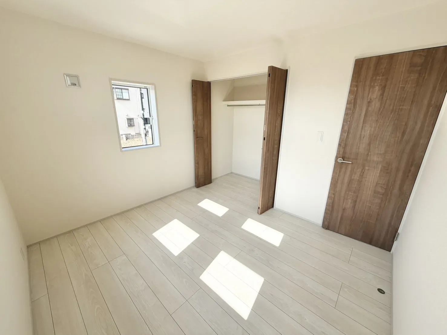 【洋室C　5.5帖】