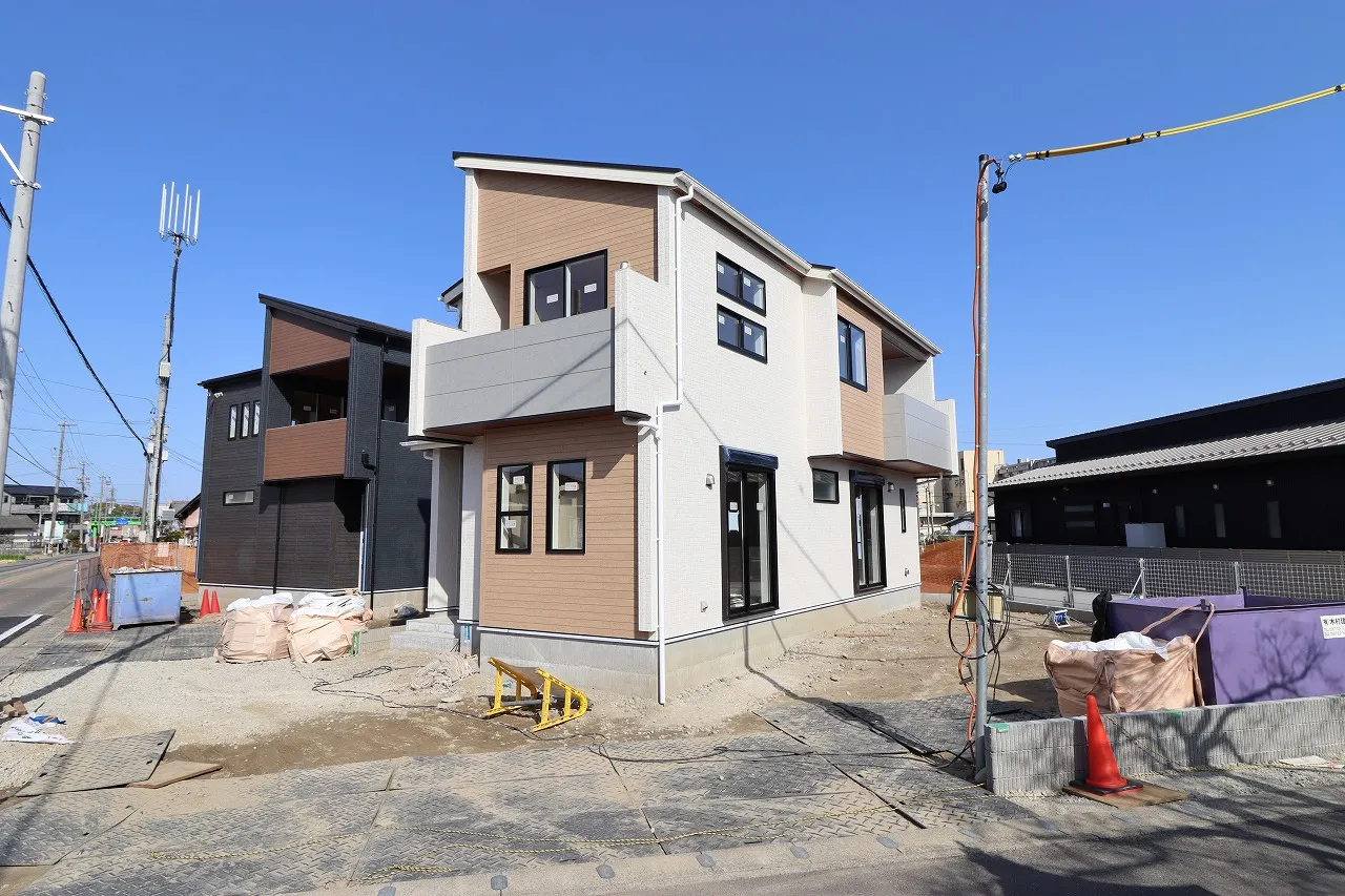 ①②号棟　外観写真(足場外れ)