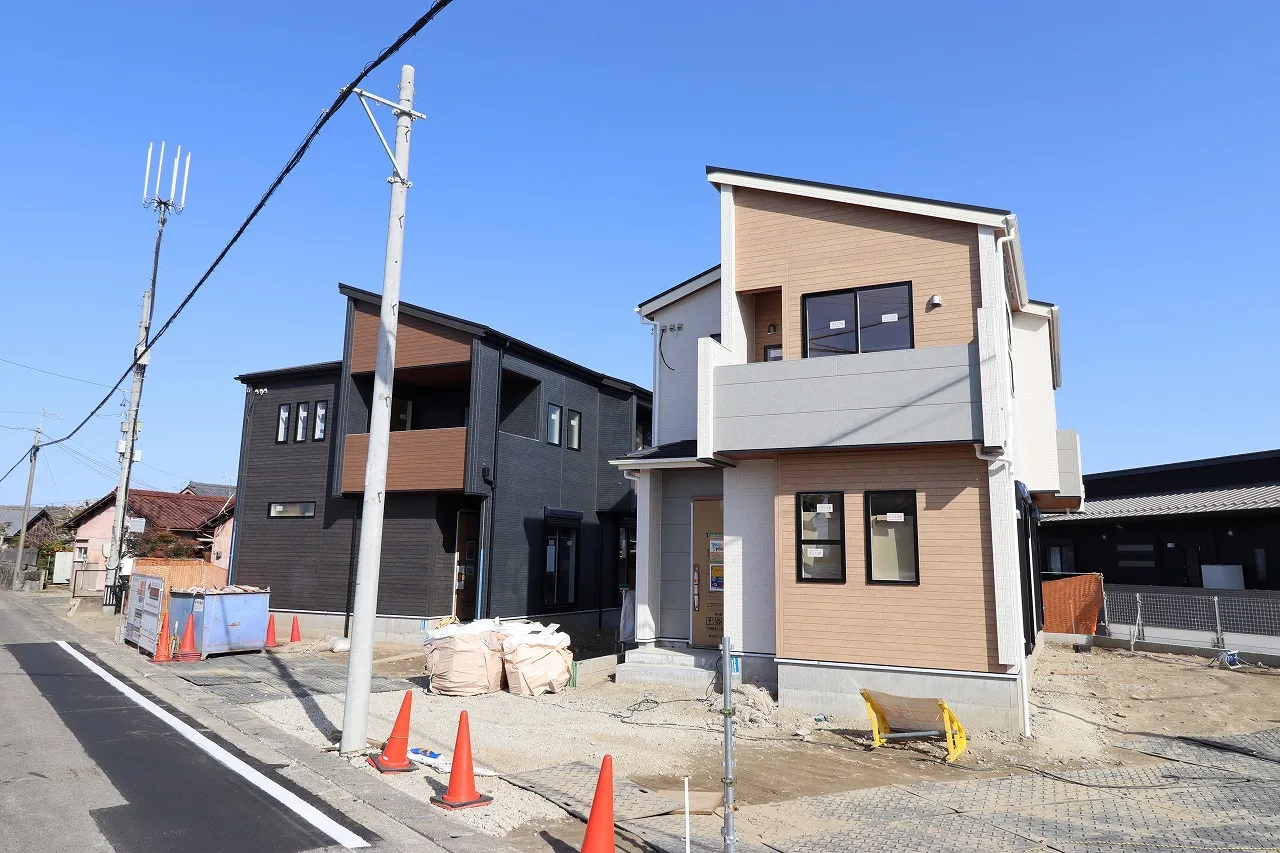 ①②号棟　外観写真(足場外れ)