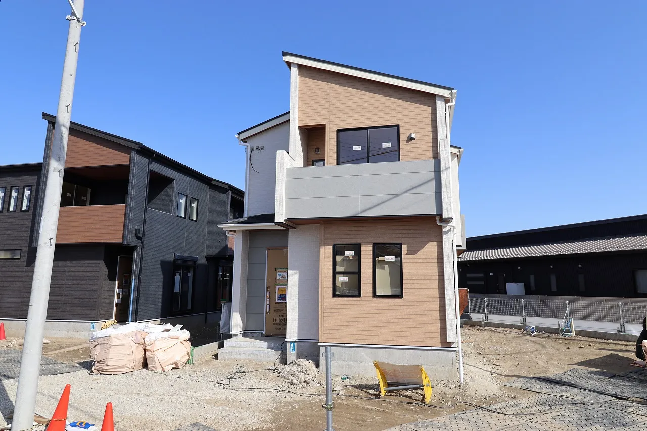 ②号棟　外観写真(足場外れ)