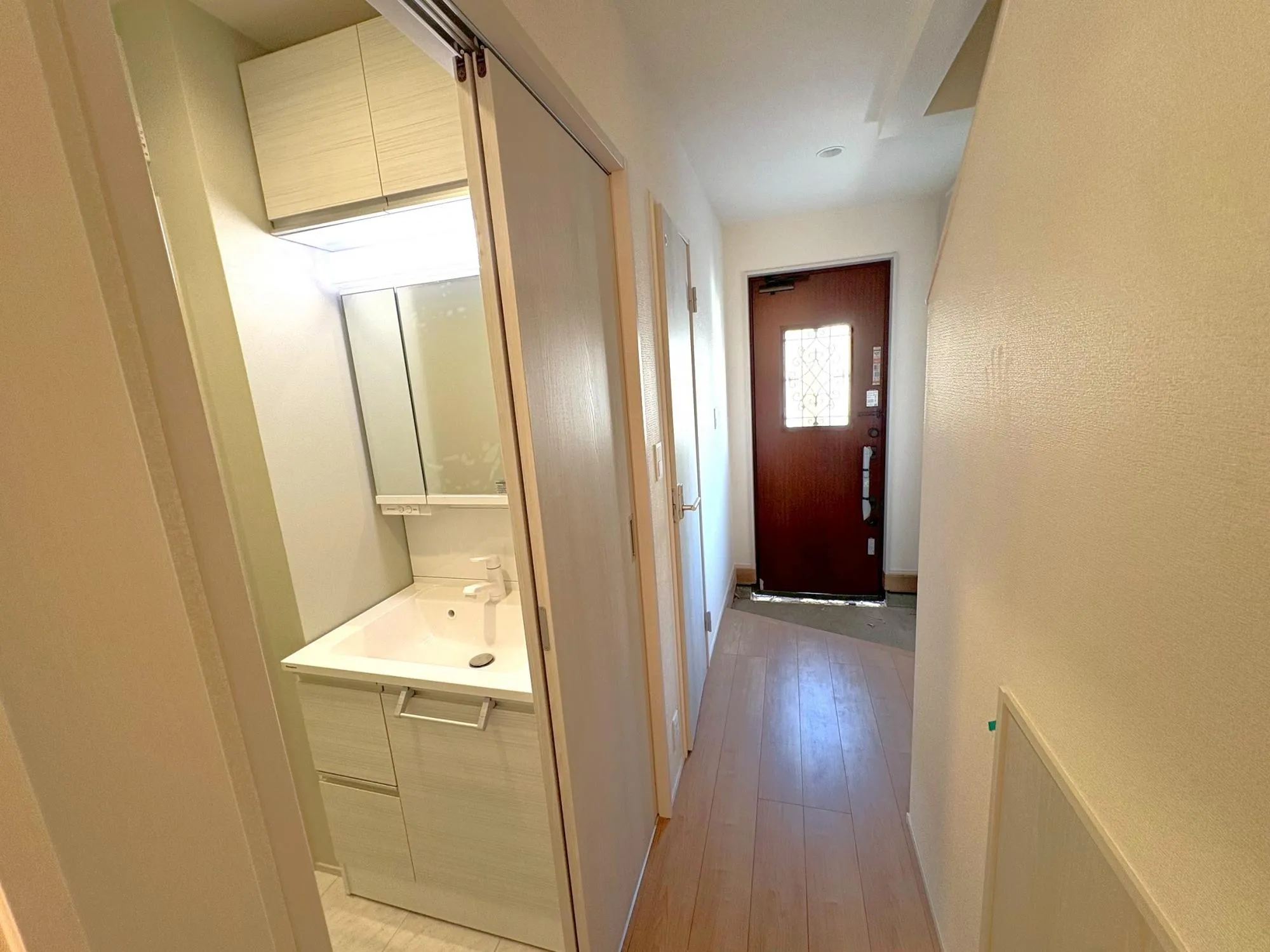 1号棟吊戸付洗面化粧台