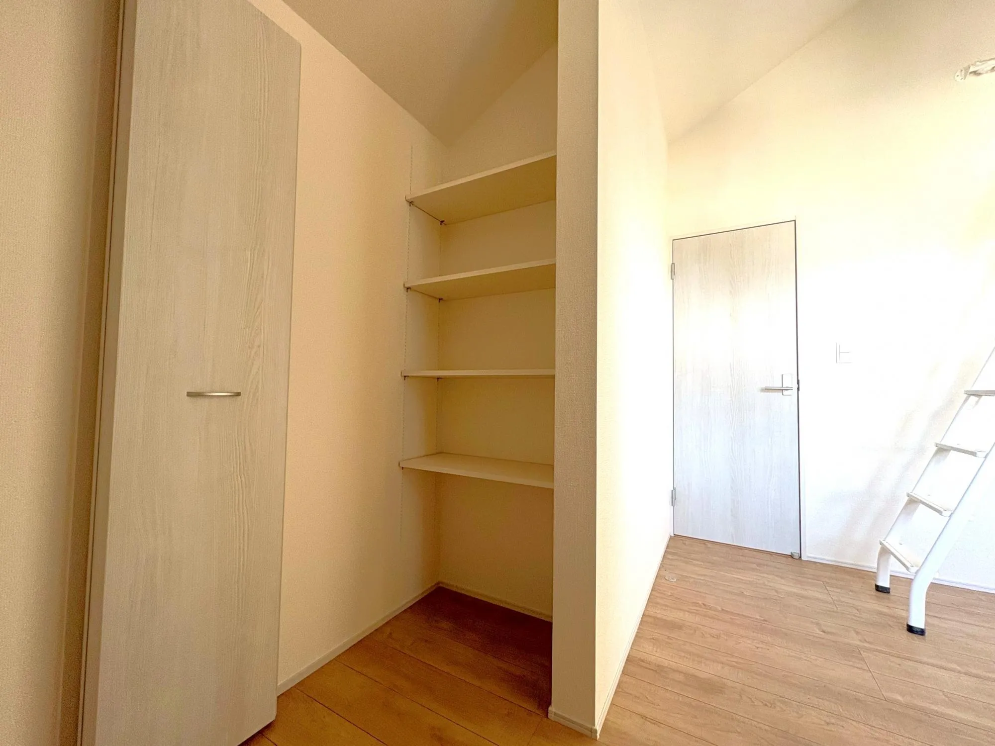 1号棟主寝室可動棚