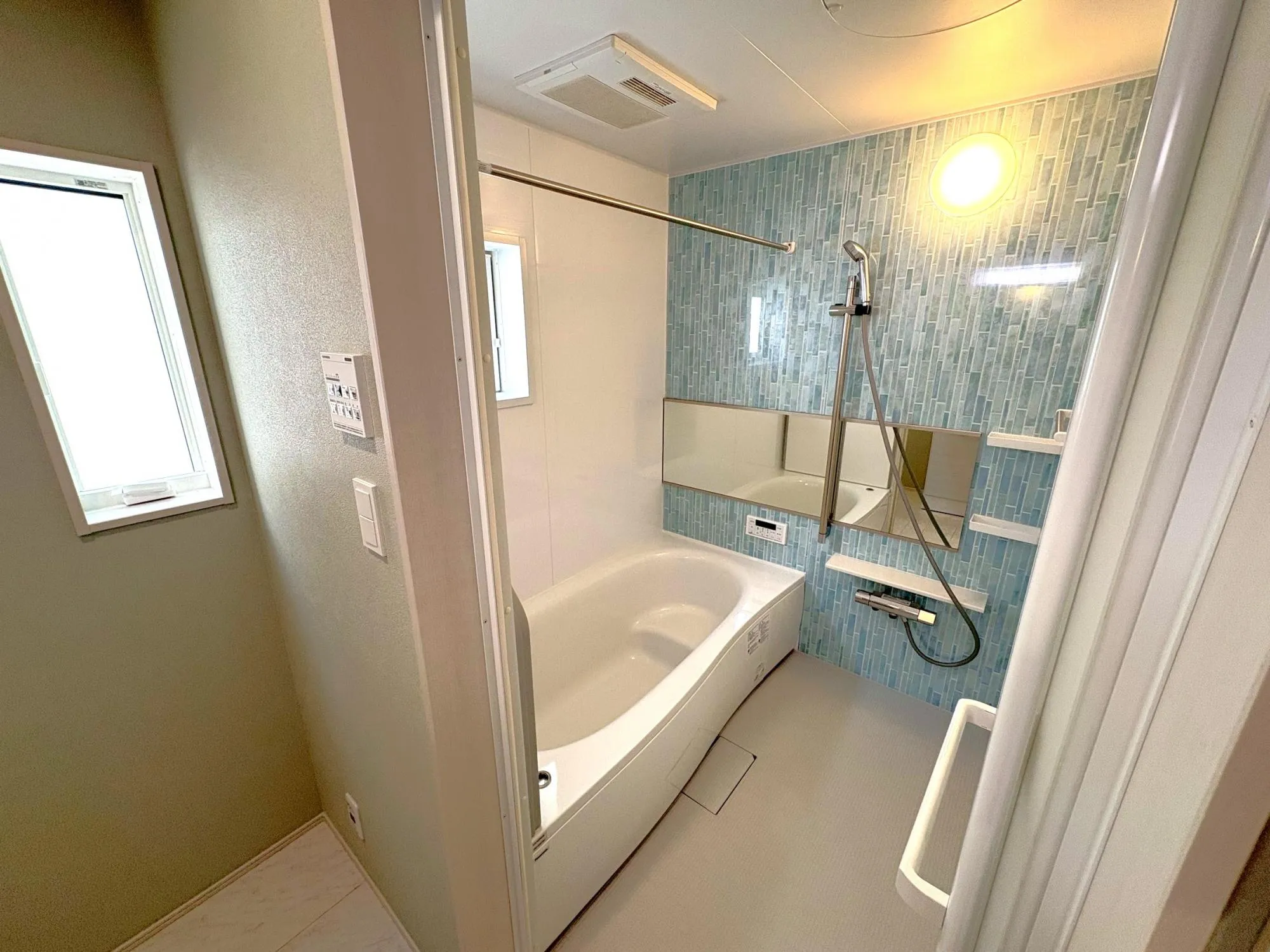 2号棟暖房換気乾燥機付浴室