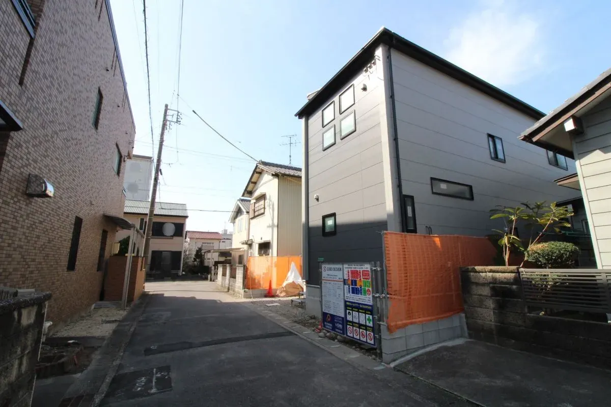 3月1日撮影　東側道路(北→南)