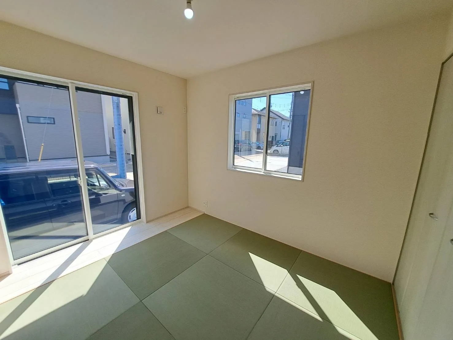お子様のお部屋にするも良し、客間として使いのも良しなお部屋です!