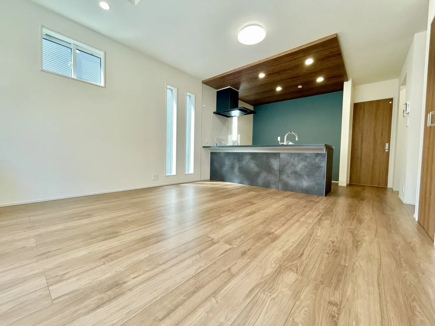 【リビングダイニング】