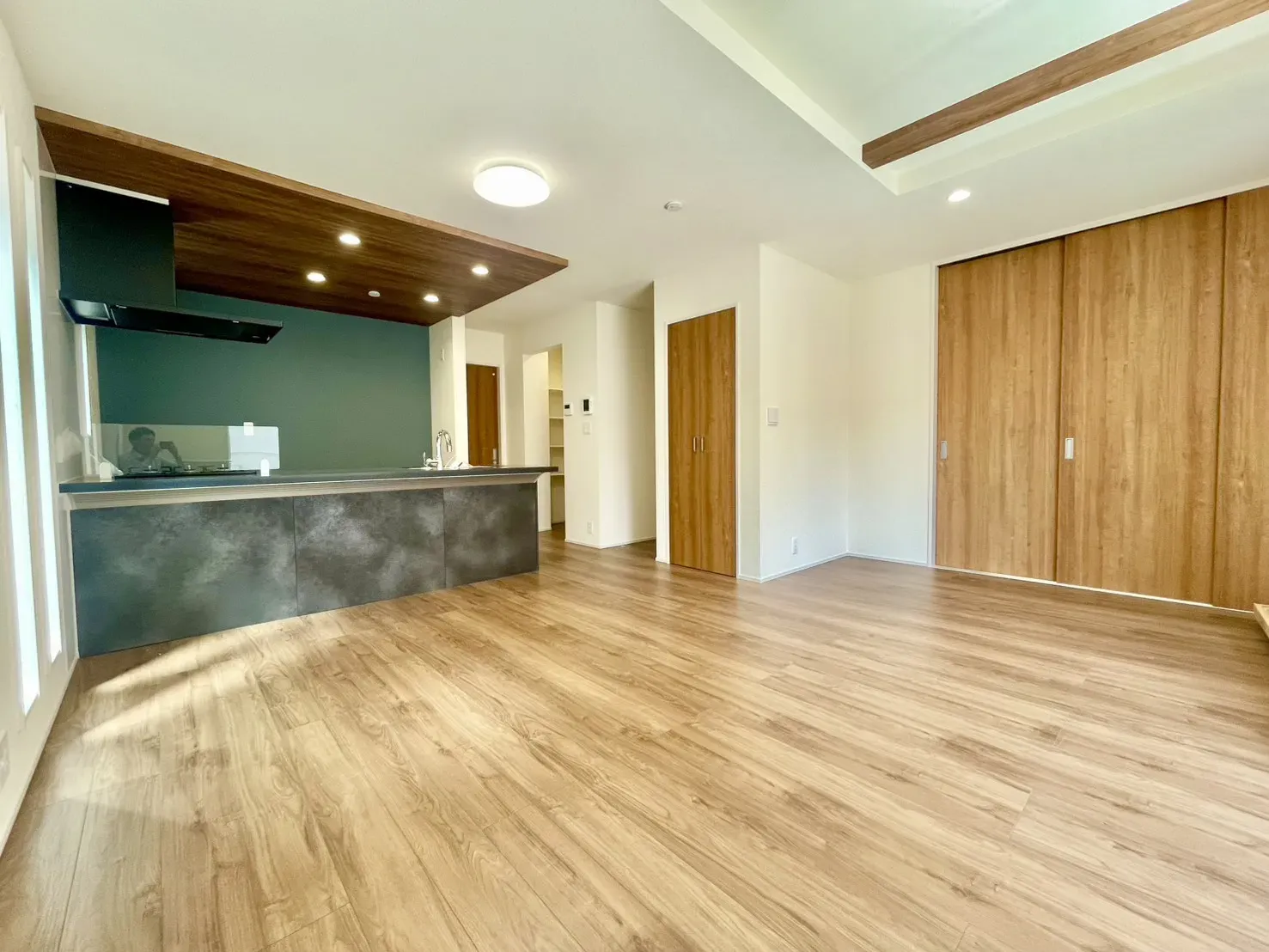 【リビングダイニング】