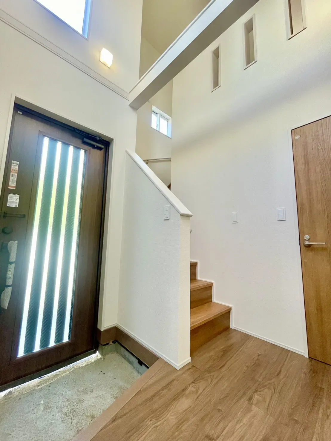 【玄関吹抜け①】