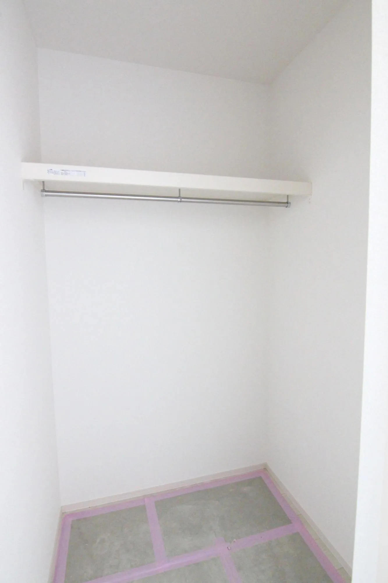 【1号棟主寝室WIC】