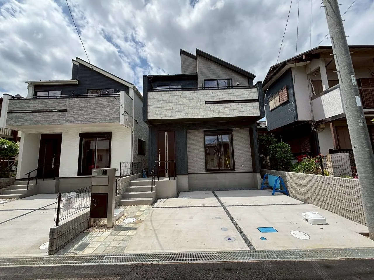 【2号棟 外観】