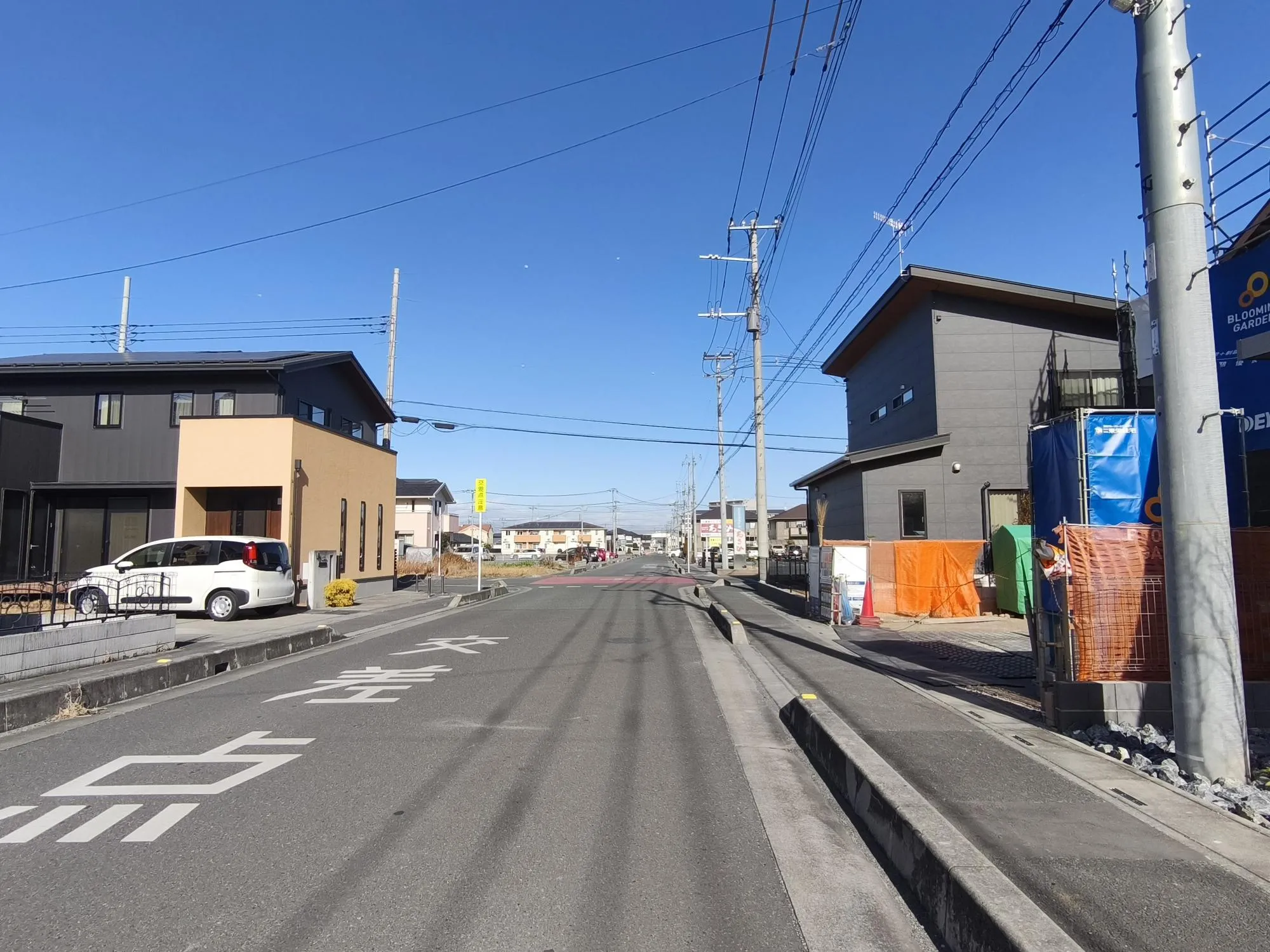 前面道路　約10.0m公道(歩道含)