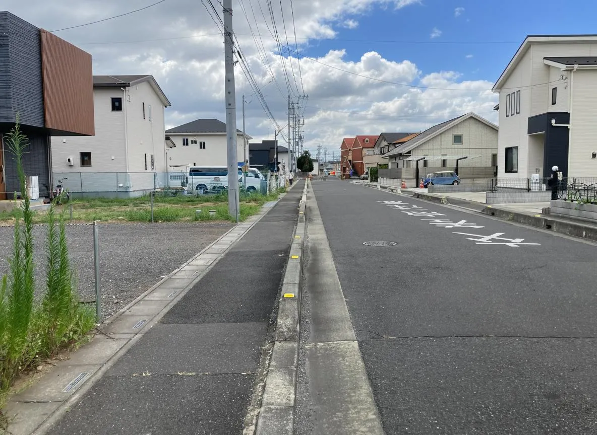 前面道路　約10.0m公道(歩道含)
