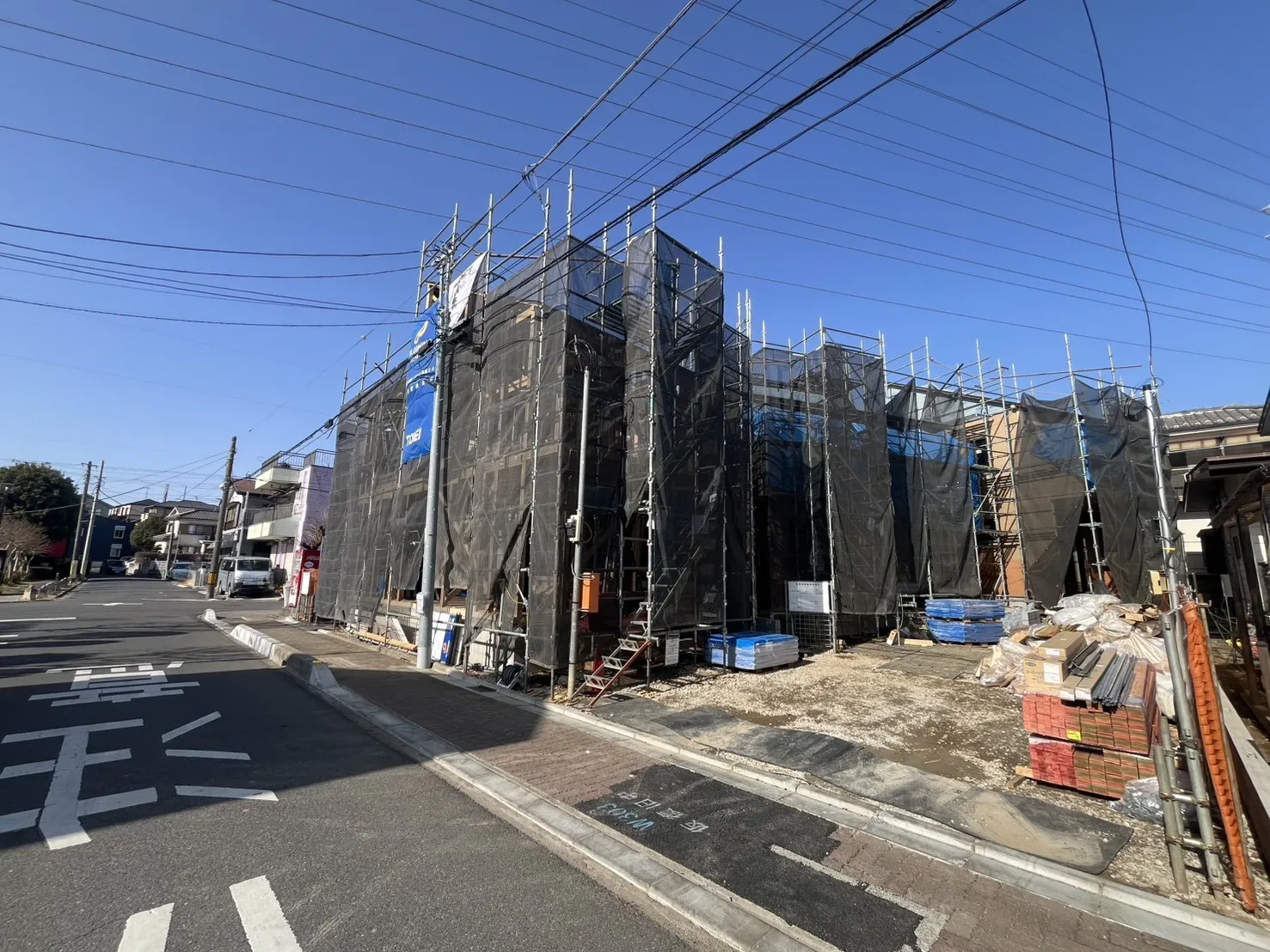 【外観写真】スーパー徒歩12分，ドラックストア・コンビニも徒歩9分圏内。忙しい毎日を支える、充実の生活利便性◎