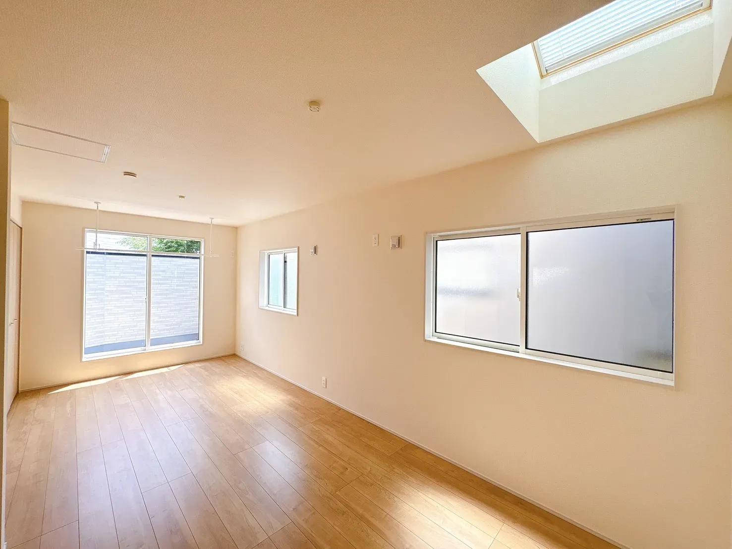 【洋室(9.75帖)】将来こども部屋として1部屋を2つの部屋にアレンジできるフレキシブルルーム(10.50帖)※将来2部屋として利用の場合、間仕切壁工事は有償となります。
