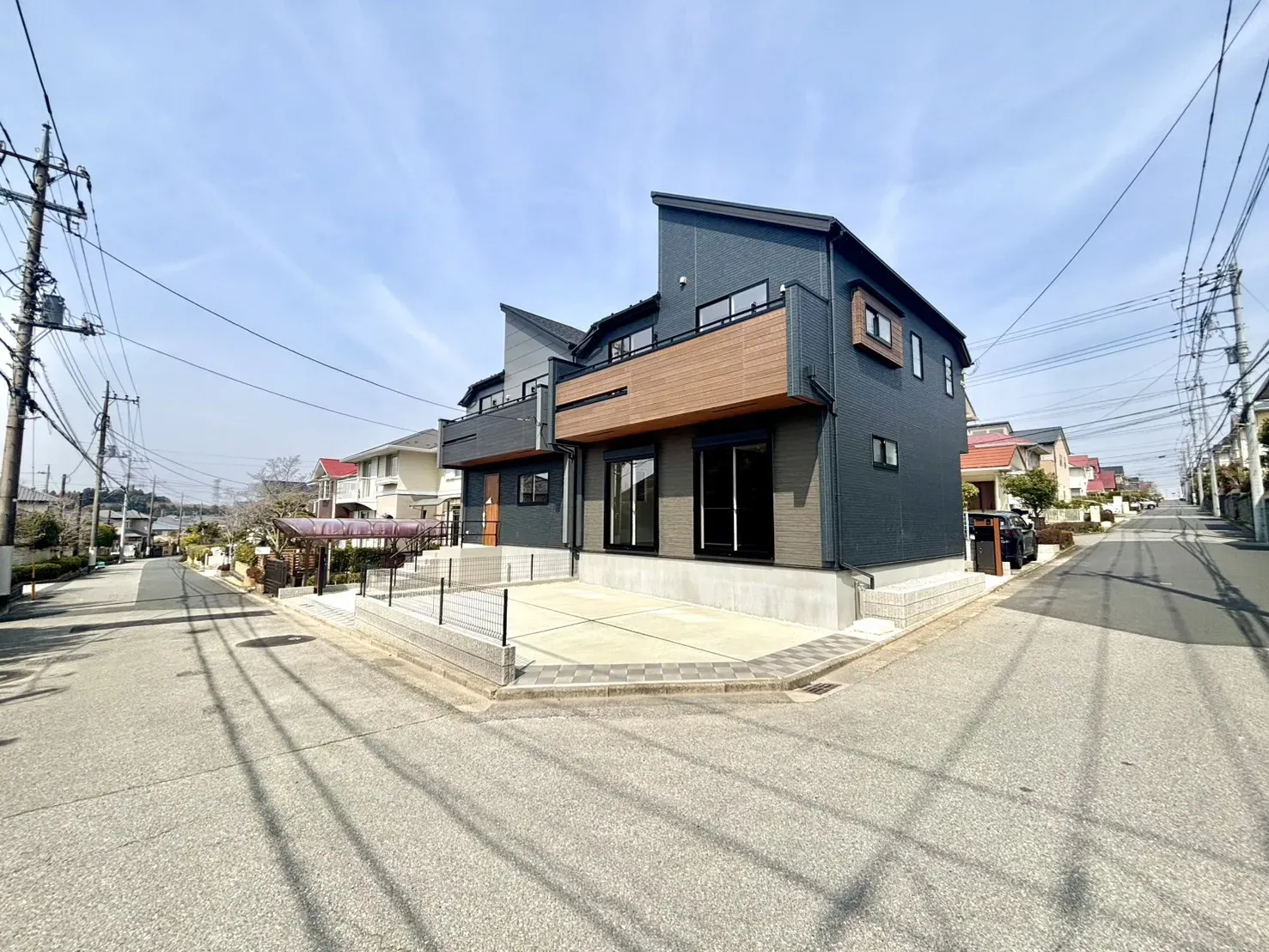 2号棟　前面道路含む現地写真