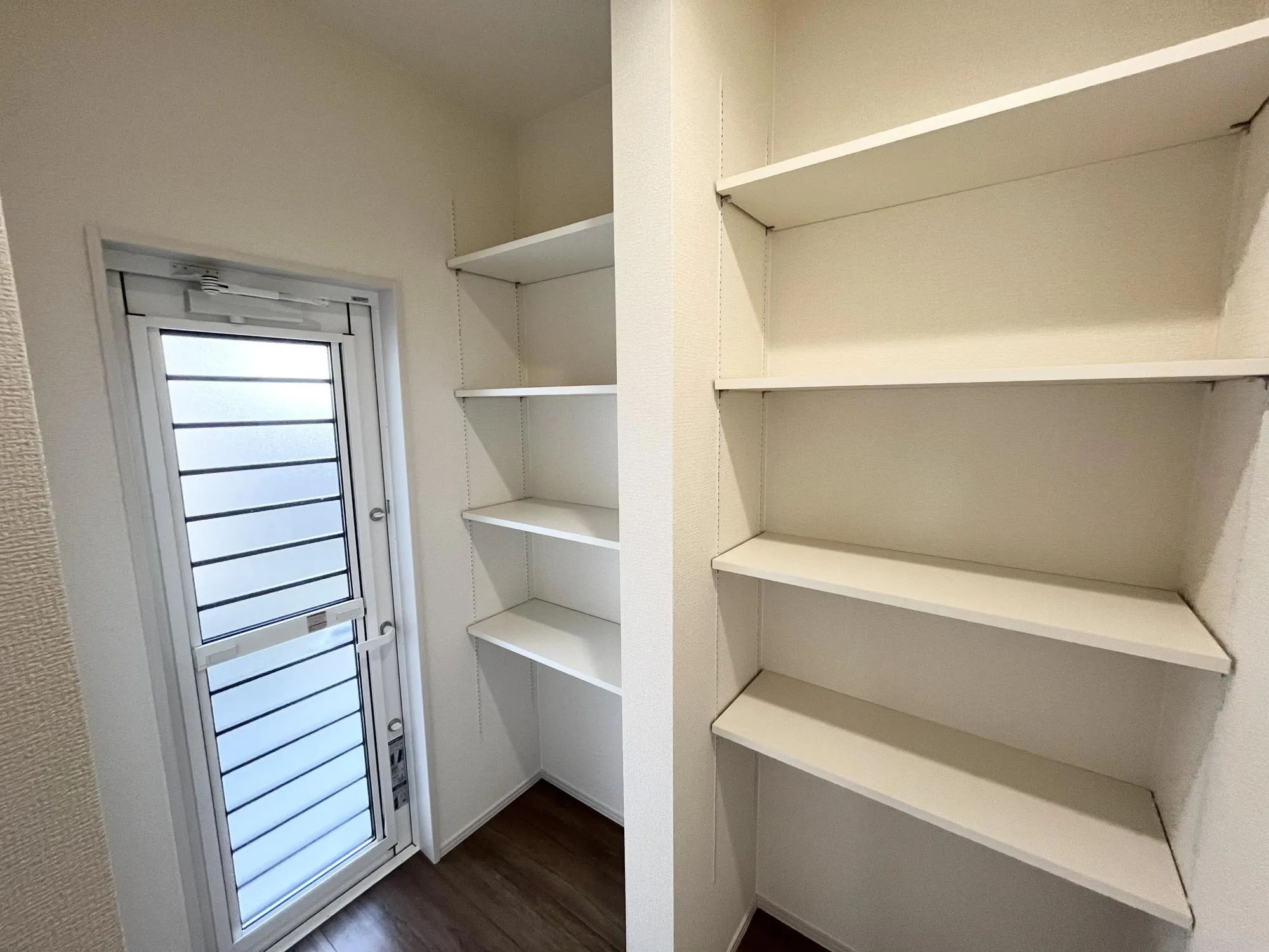 パントリー　2号棟