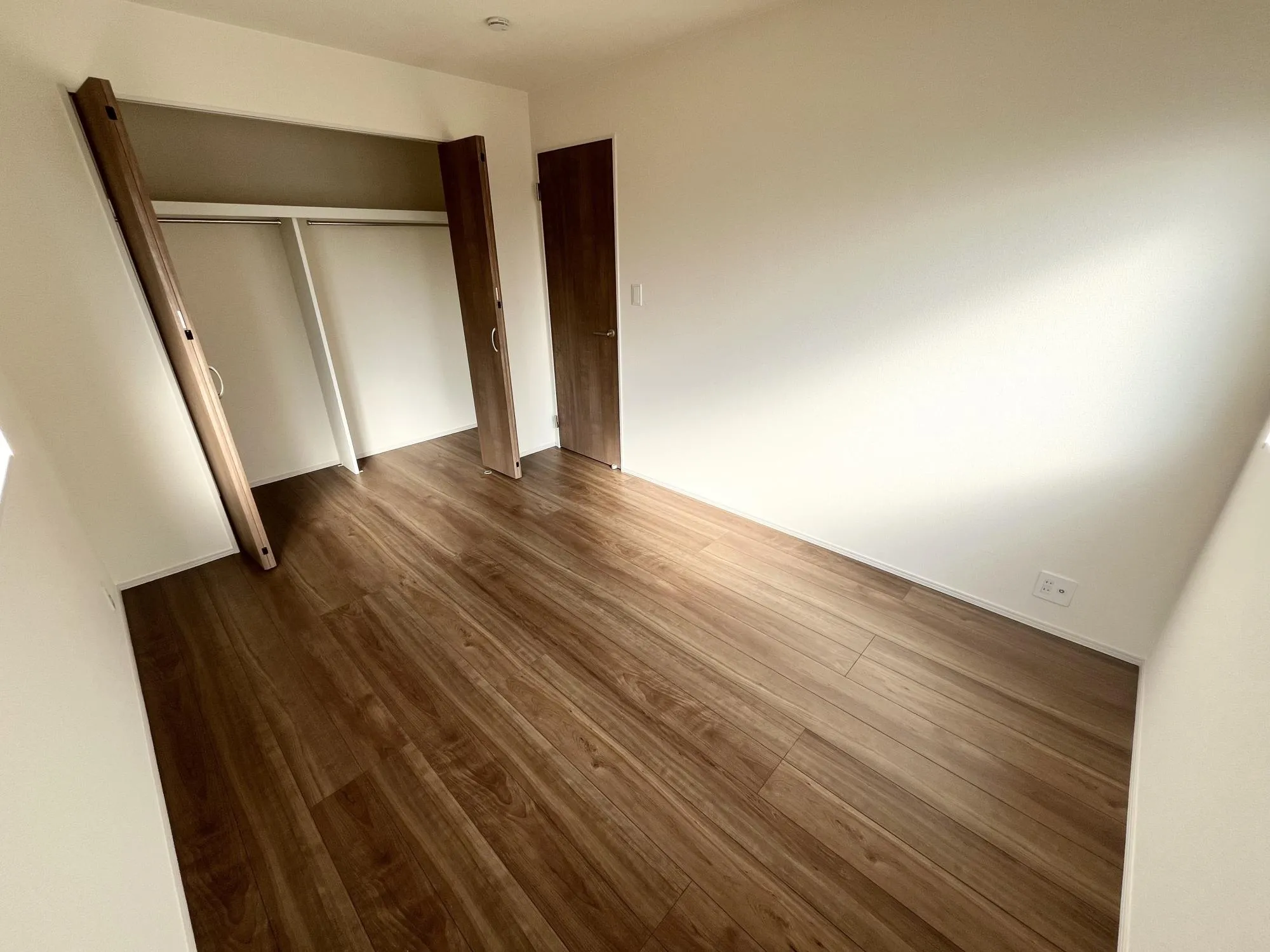 洋室6畳　2号棟