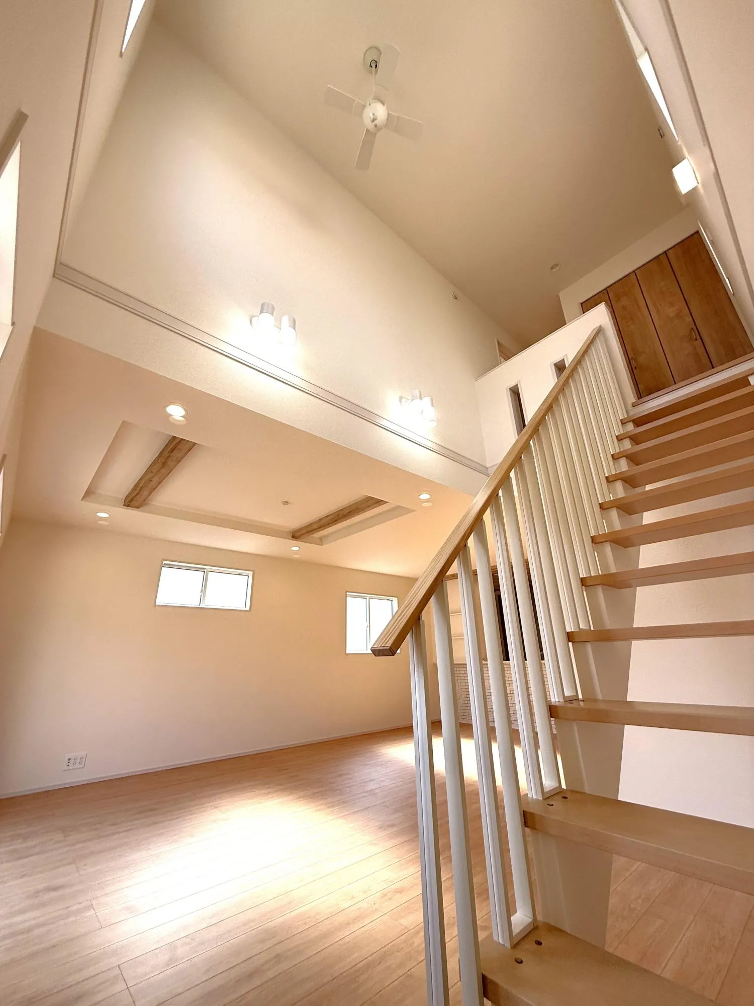 吹き抜け　①号棟