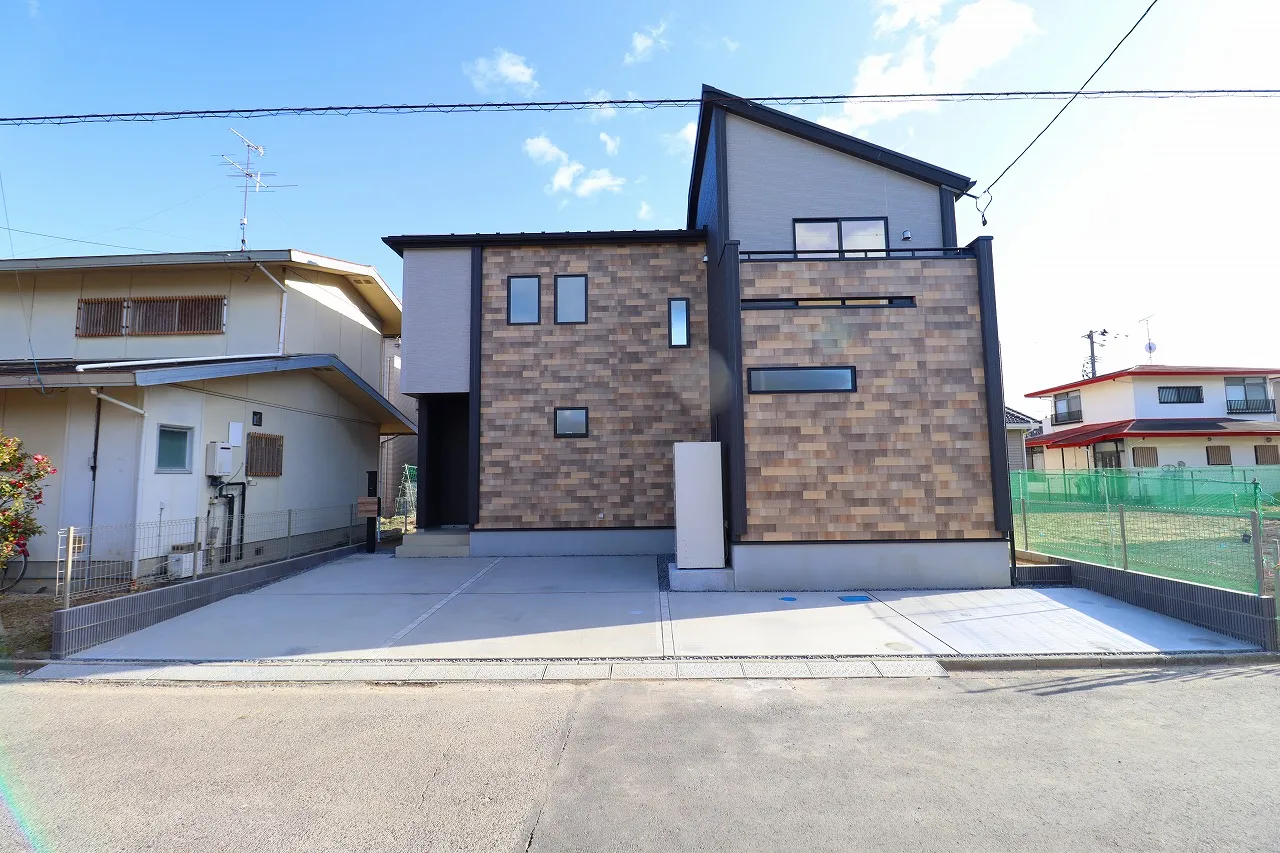 ブルーミングガーデン 郡山市安積町南長久保1丁目1棟