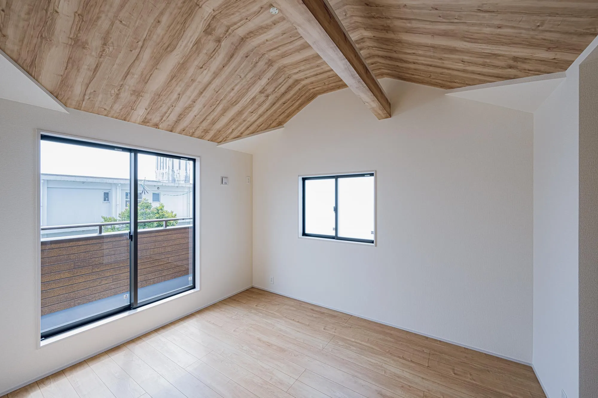 2号棟:洋室7.0帖　勾配天井